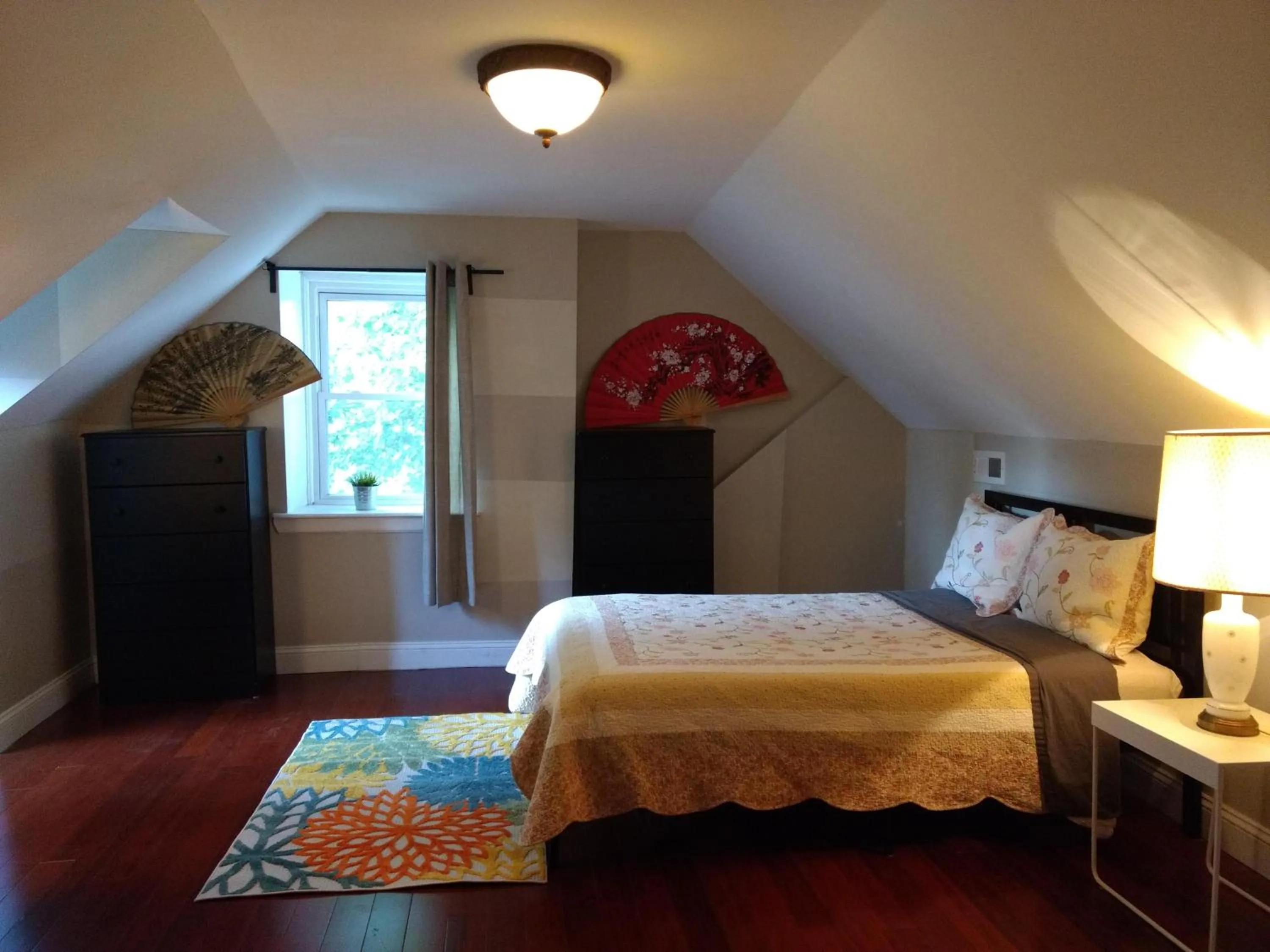 Bedroom, Bed in Fairmount House Free Street Parking Quiet Spacious