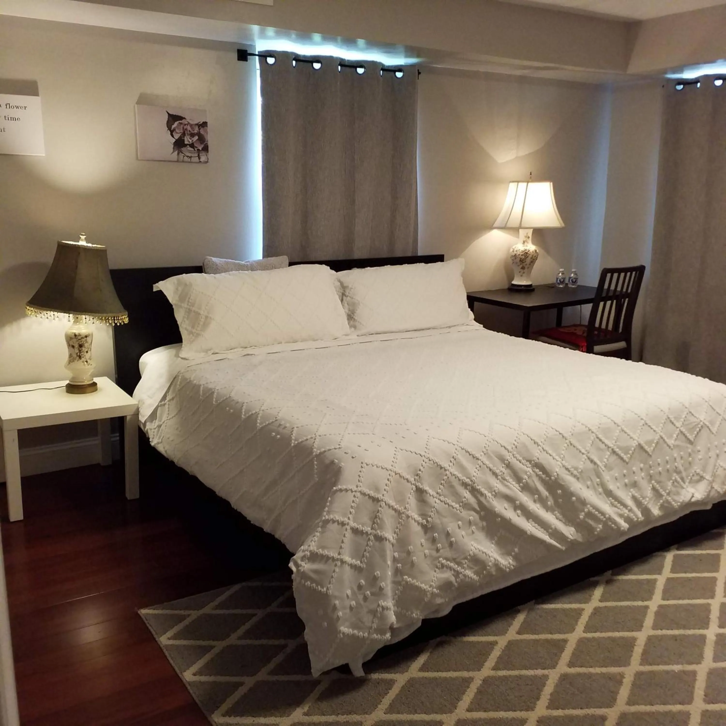 Bedroom, Bed in Fairmount House Free Street Parking Quiet Spacious