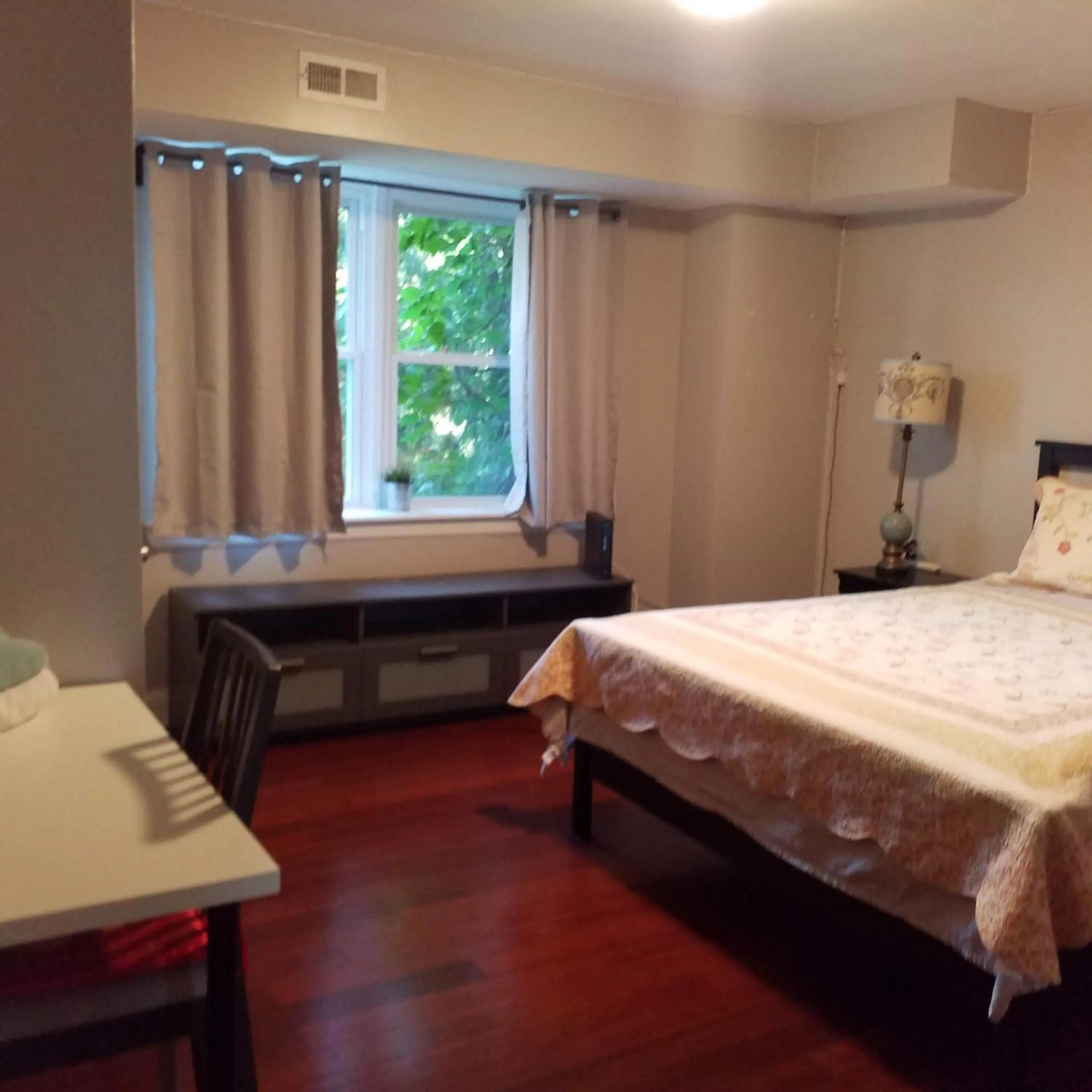 Bed in Fairmount House Free Street Parking Quiet Spacious