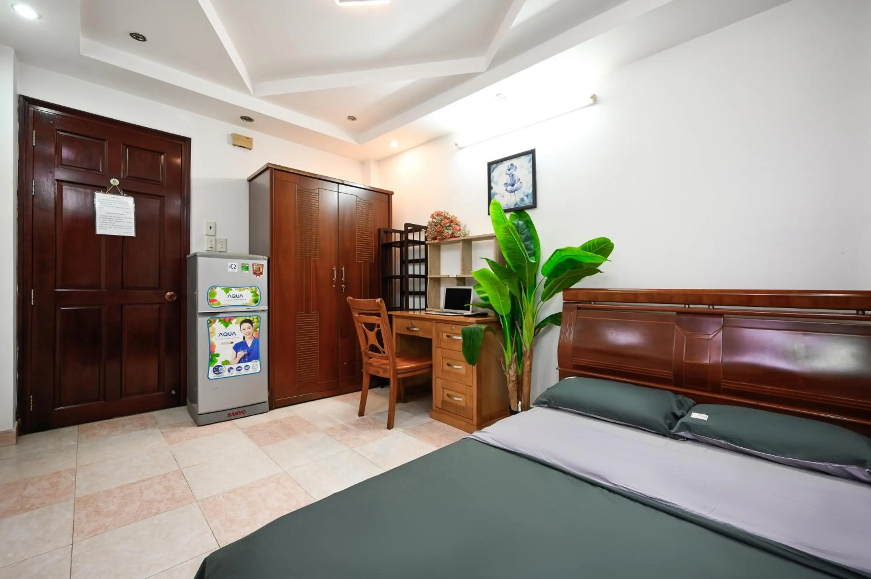 Property building, Bed in Ohio Hotel & Apartment