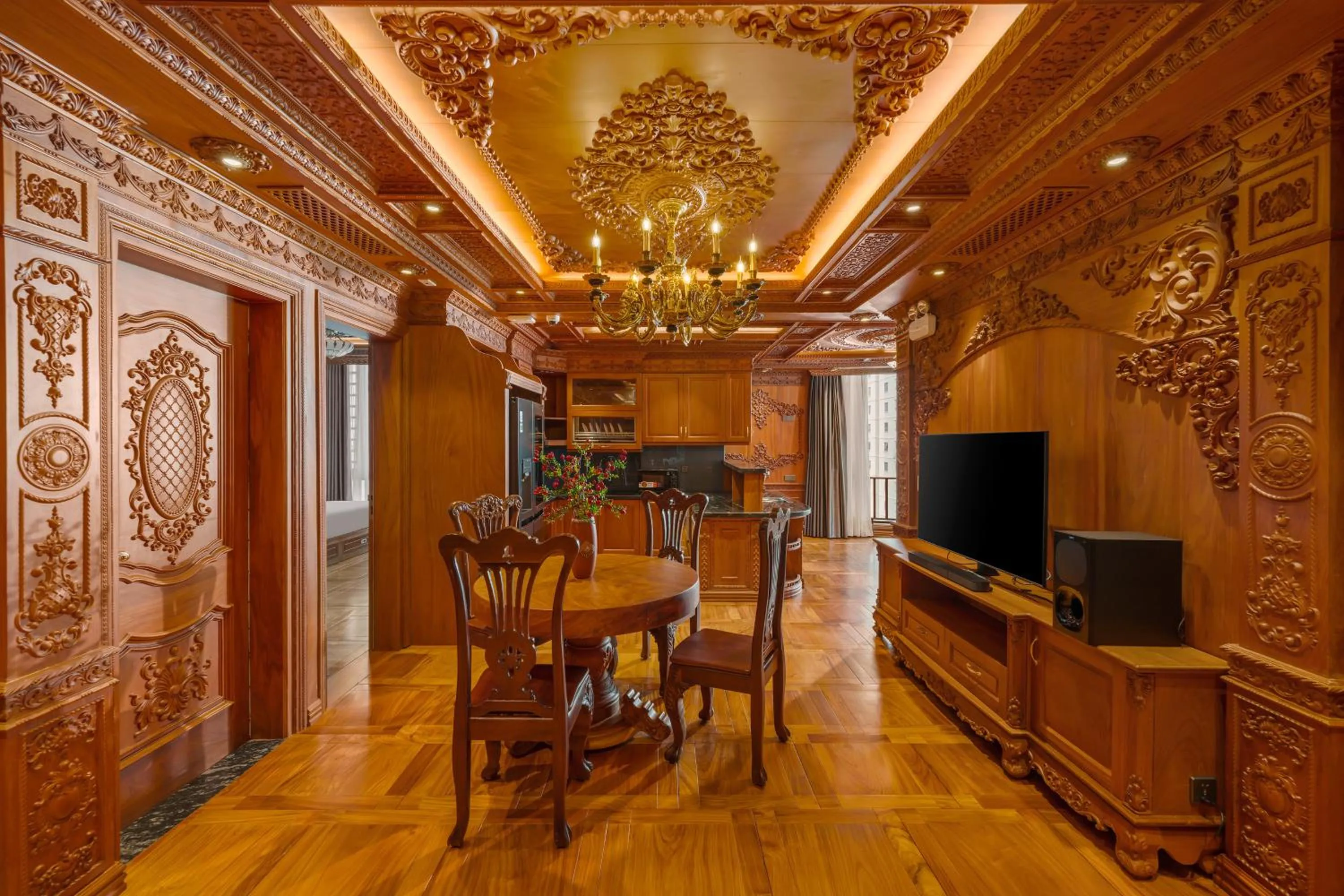 Communal lounge/ TV room in Monalisa Luxury Hotel