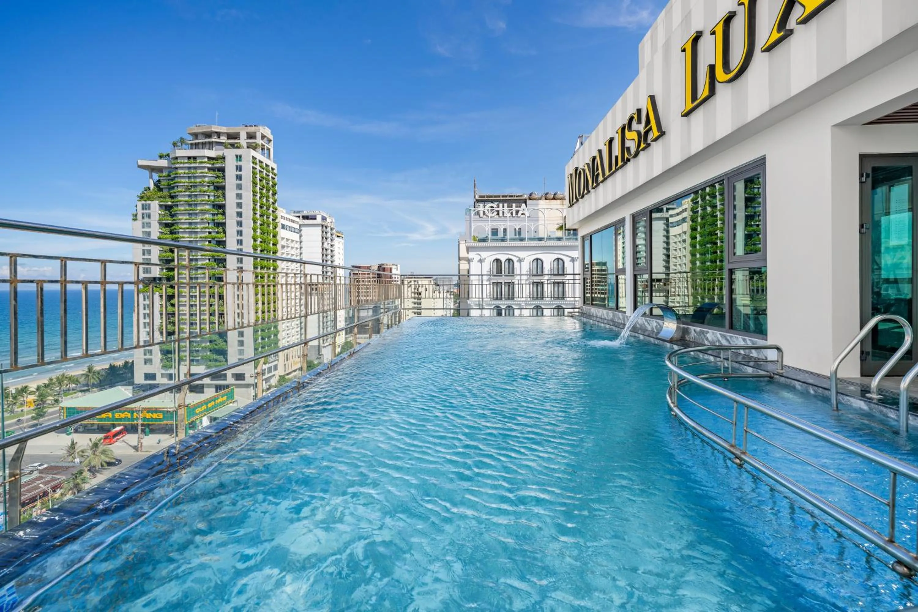 Pool view in Monalisa Luxury Hotel