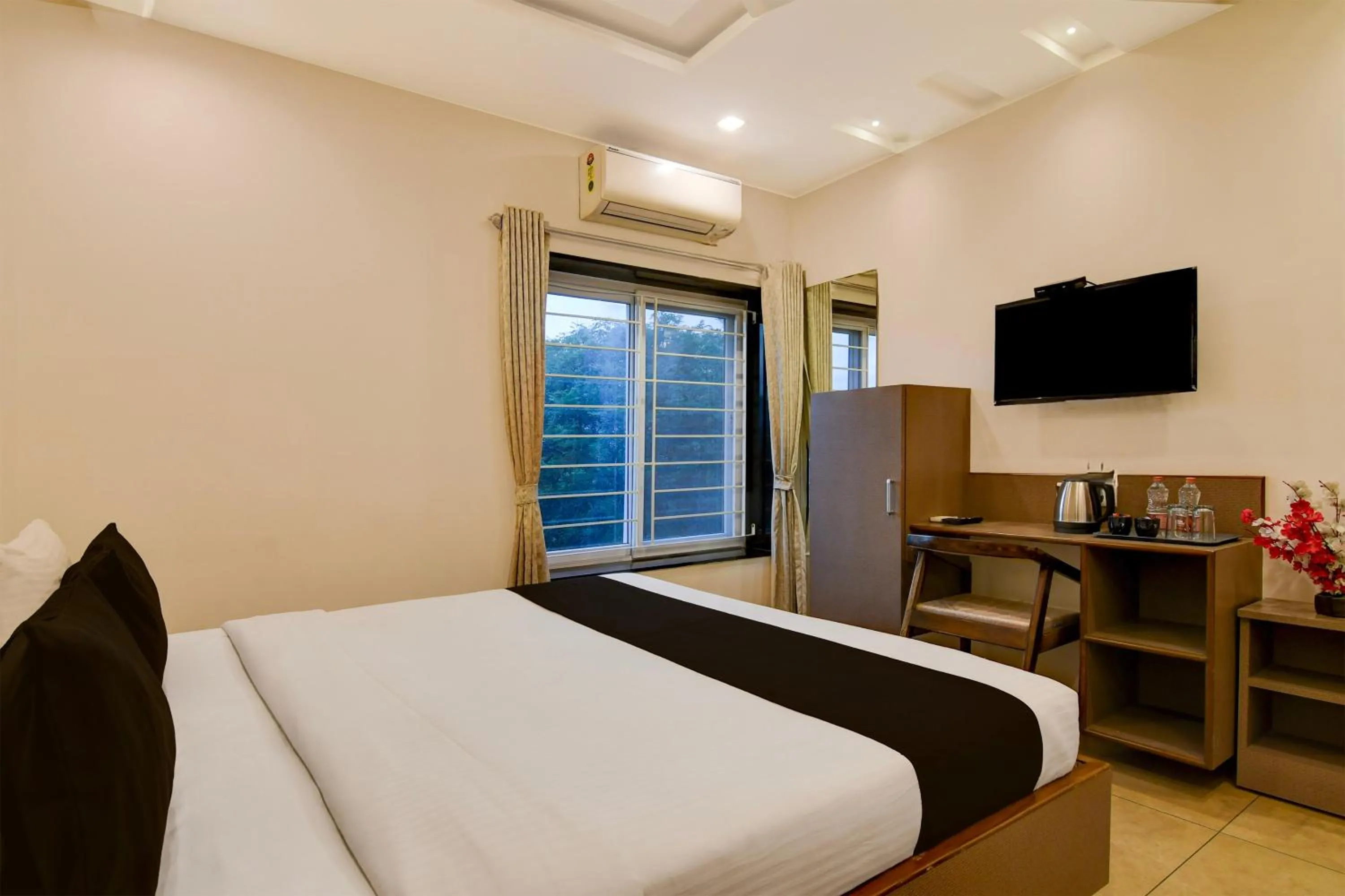 Bedroom, Bed in Townhouse The 36 Inn