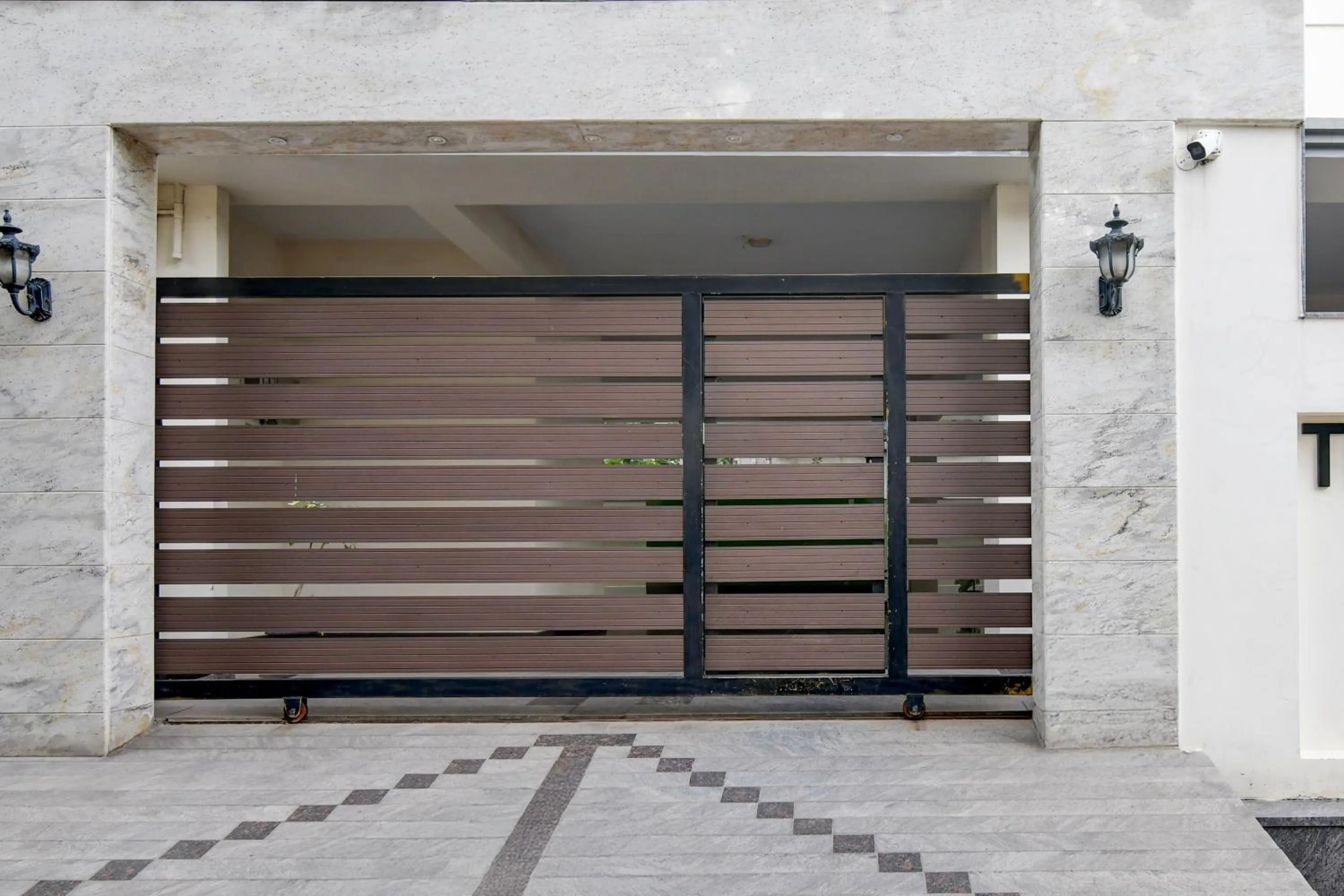 Facade/entrance in Townhouse The 36 Inn