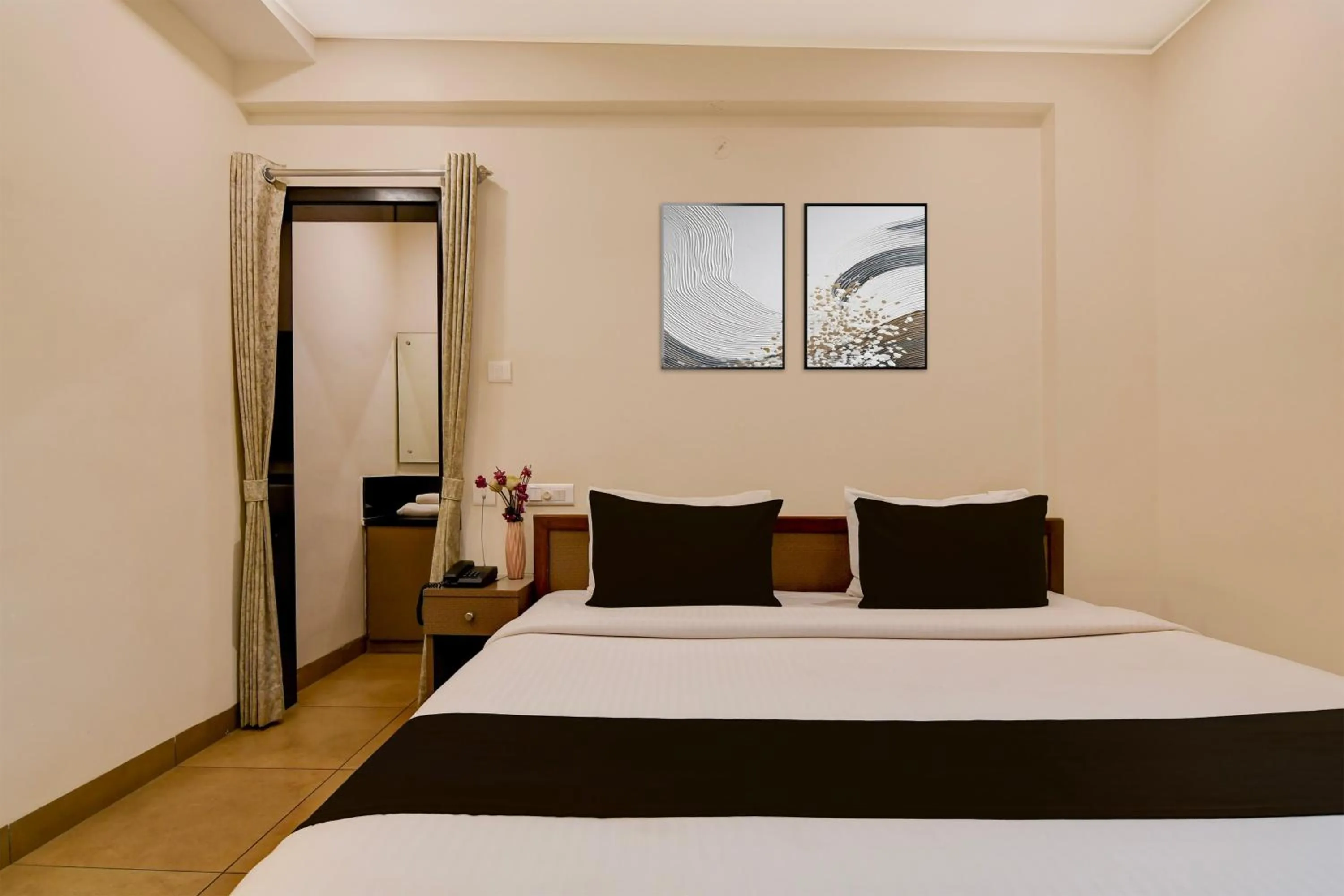 Bedroom, Bed in Townhouse The 36 Inn