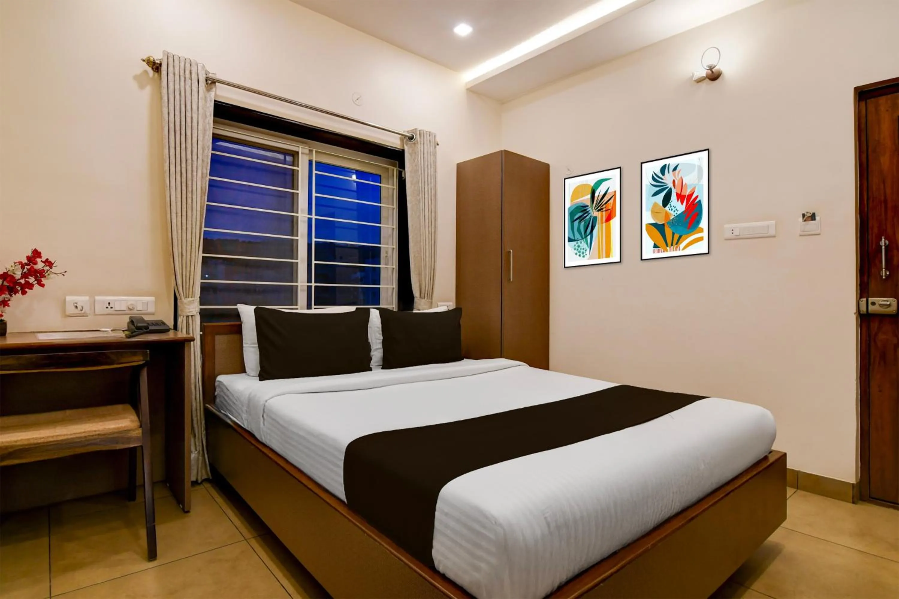 Bedroom, Bed in Townhouse The 36 Inn