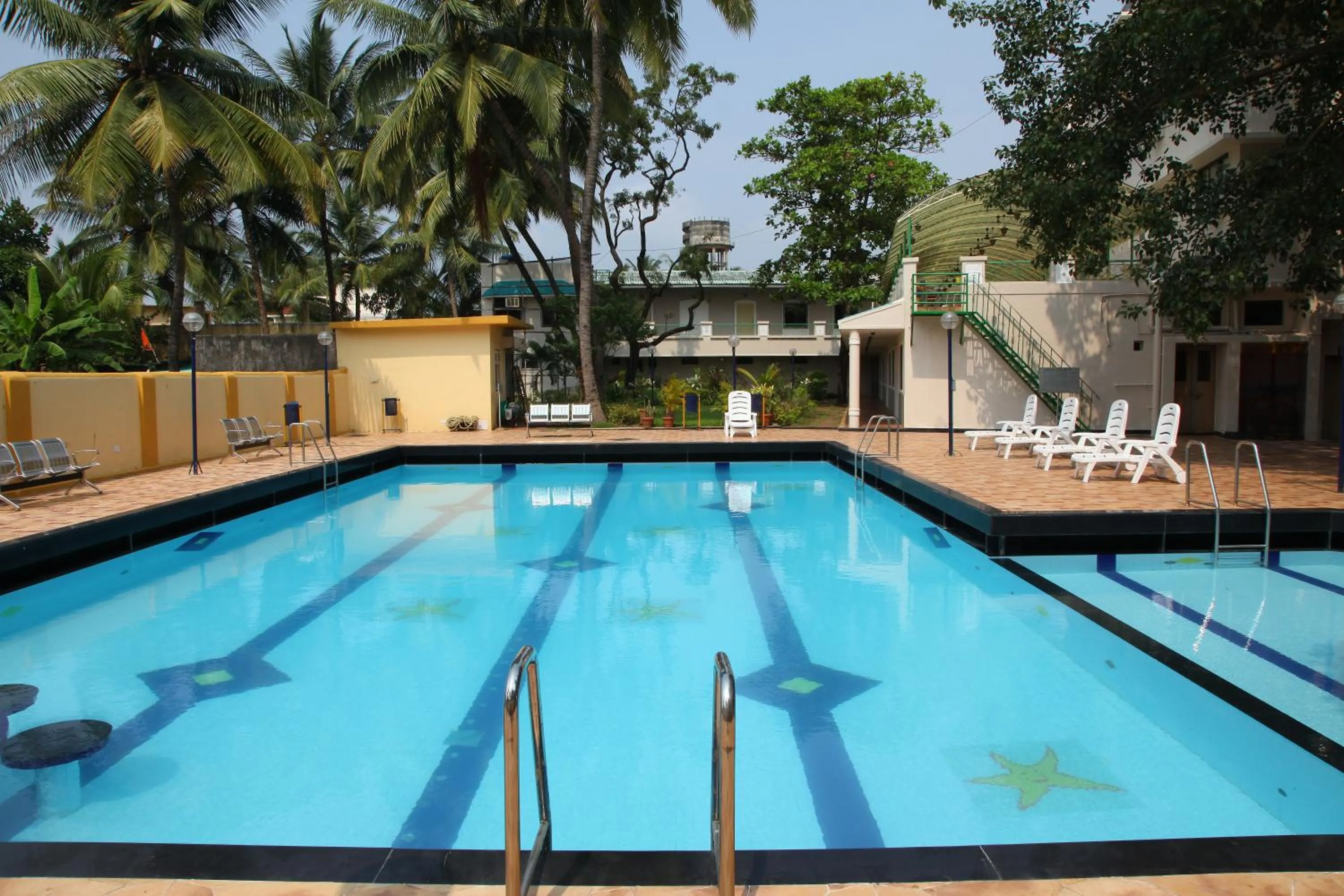 Swimming pool in Hotel Ravikiran Alibaug