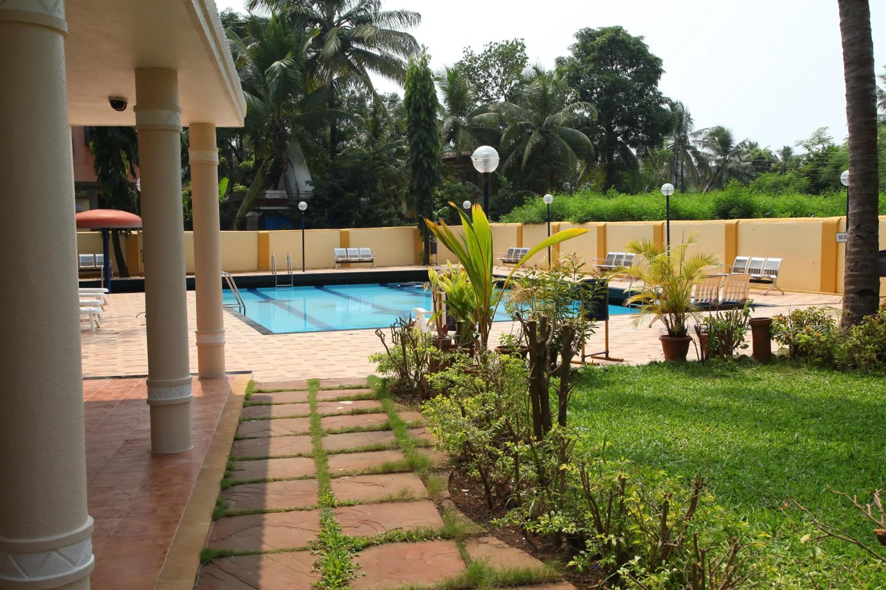 Garden view in Hotel Ravikiran Alibaug