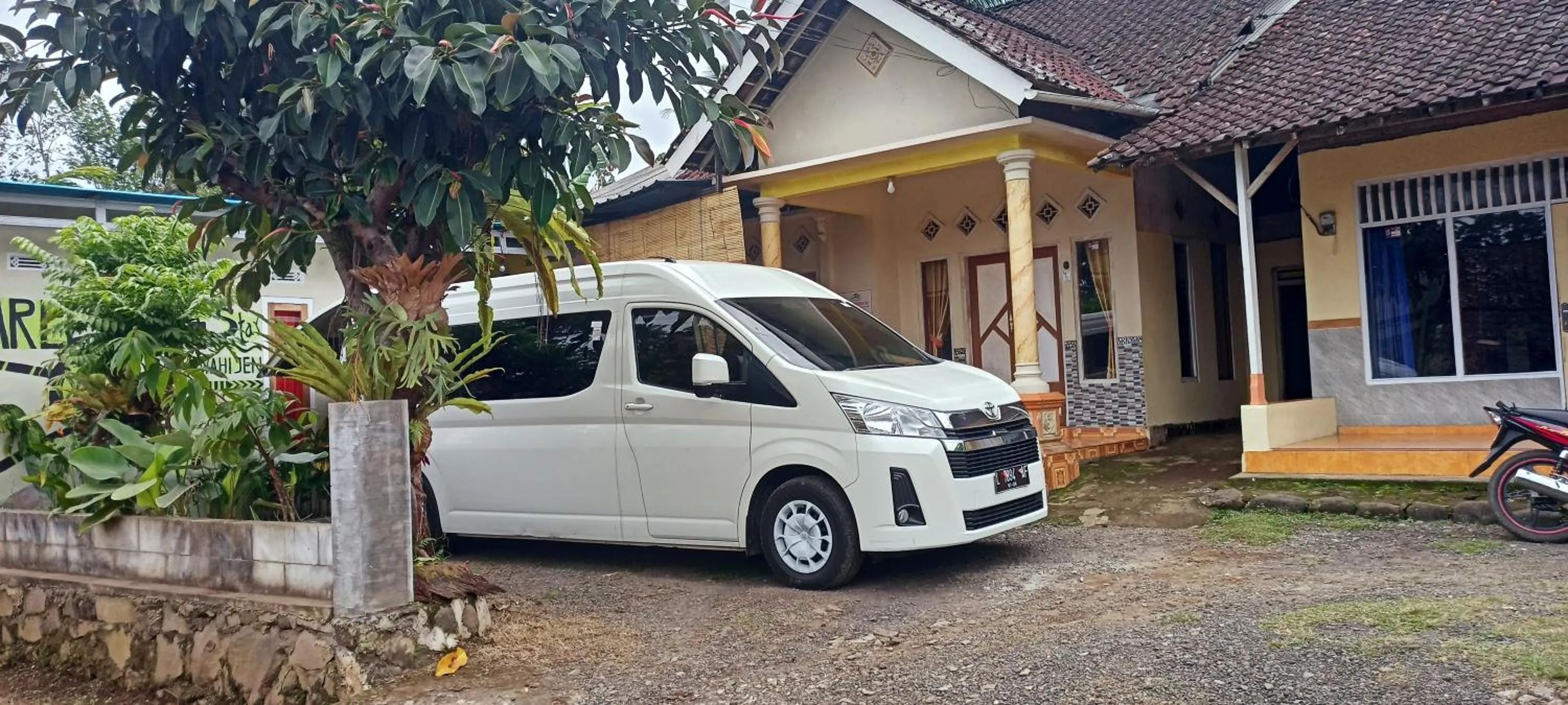 Day in FAREL HOMESTAY KAWAHIJEN