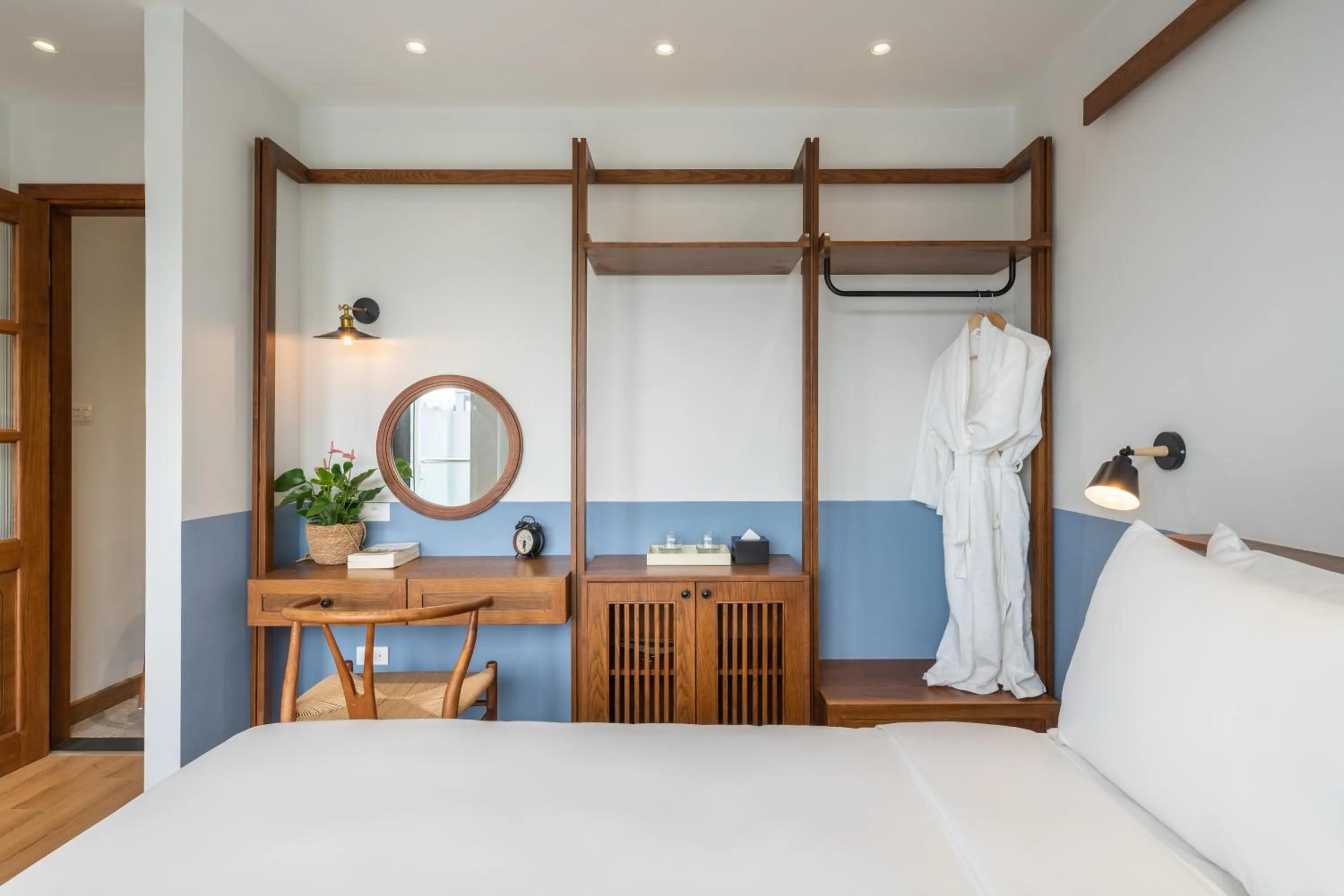 Photo of the whole room, Bed in Le Parfum Apartment and Hotel