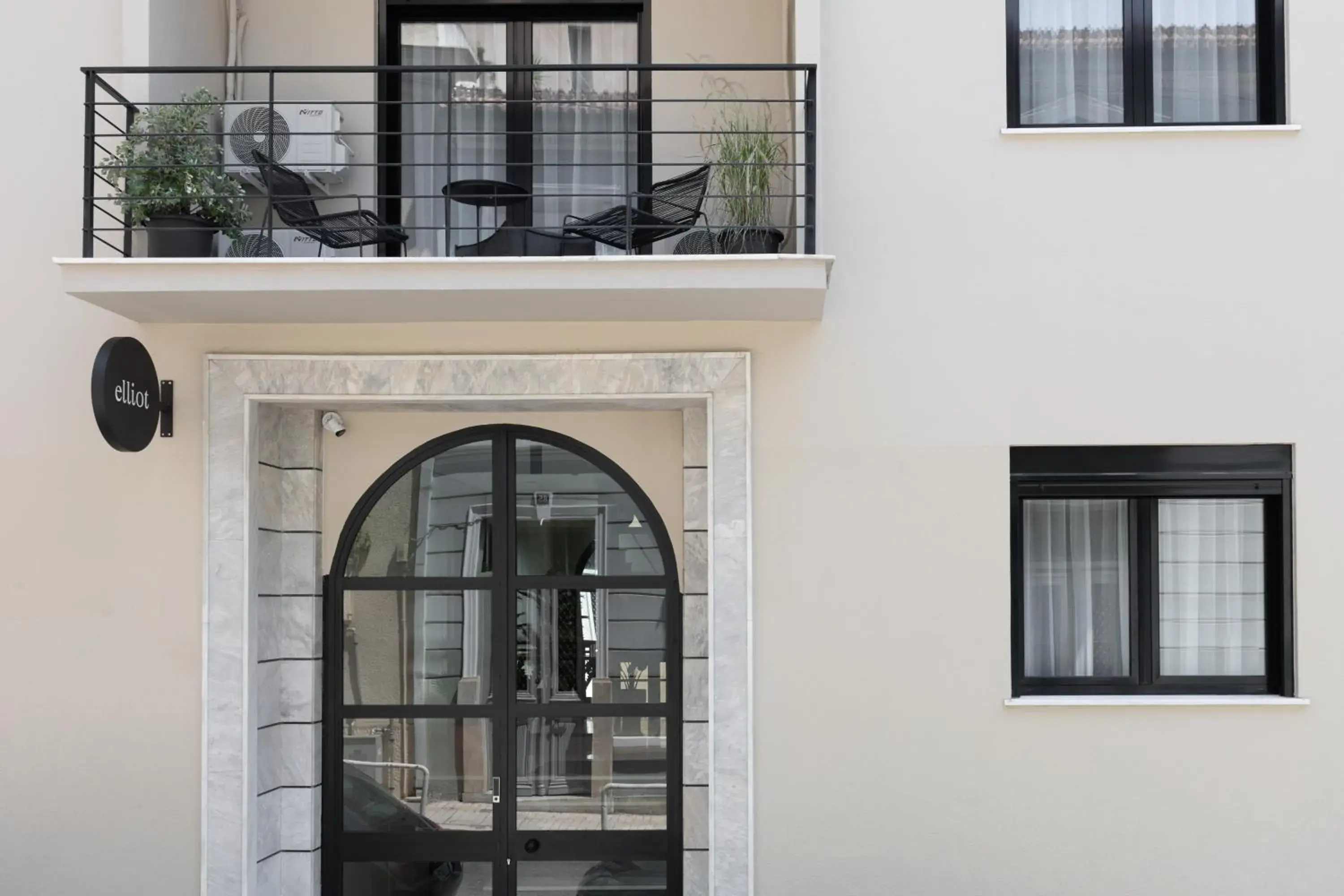 Property building in Elliot Neapoli, Athens Property building in Elliot Neapoli, Athens