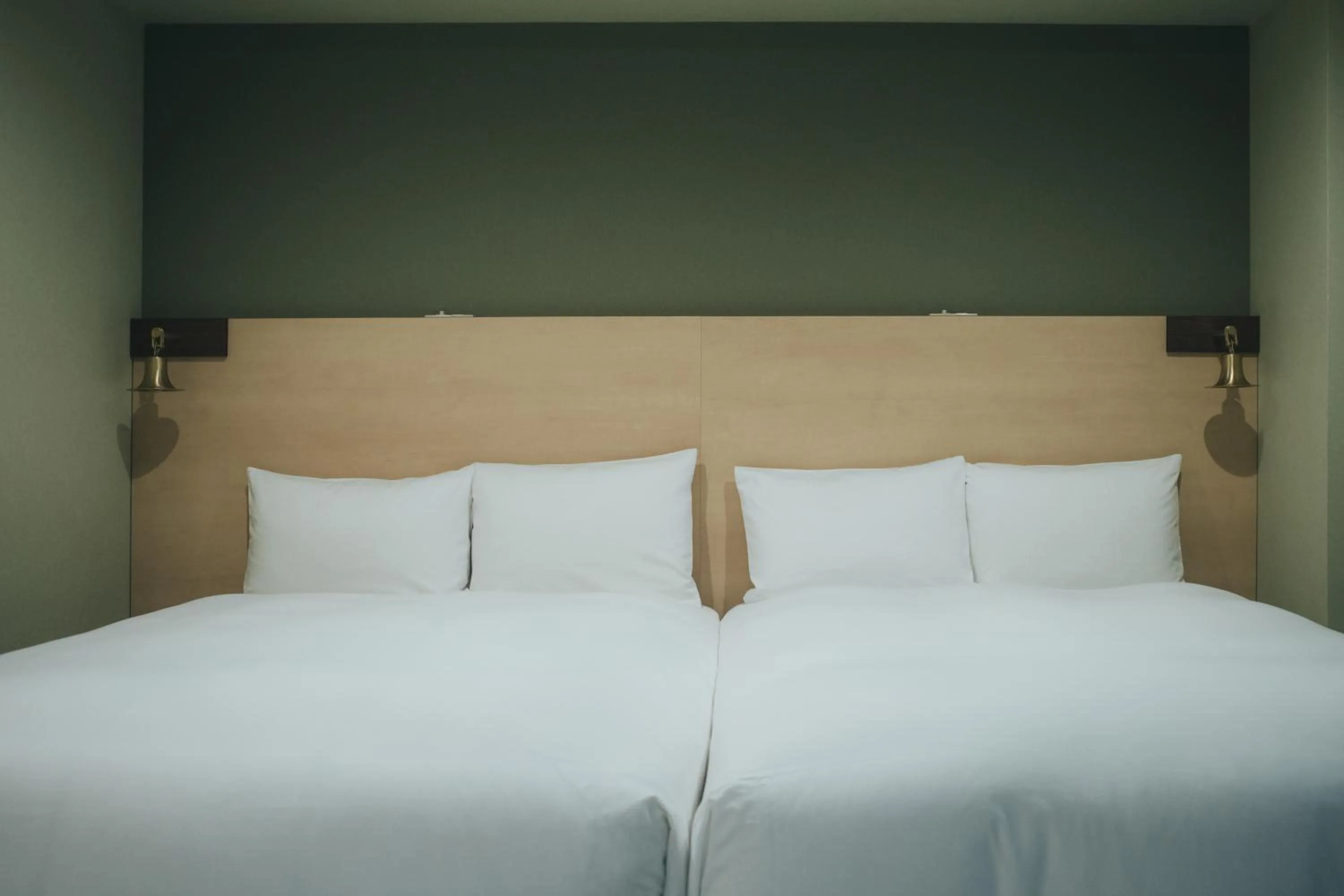 Photo of the whole room, Bed in MEANDER Osaka