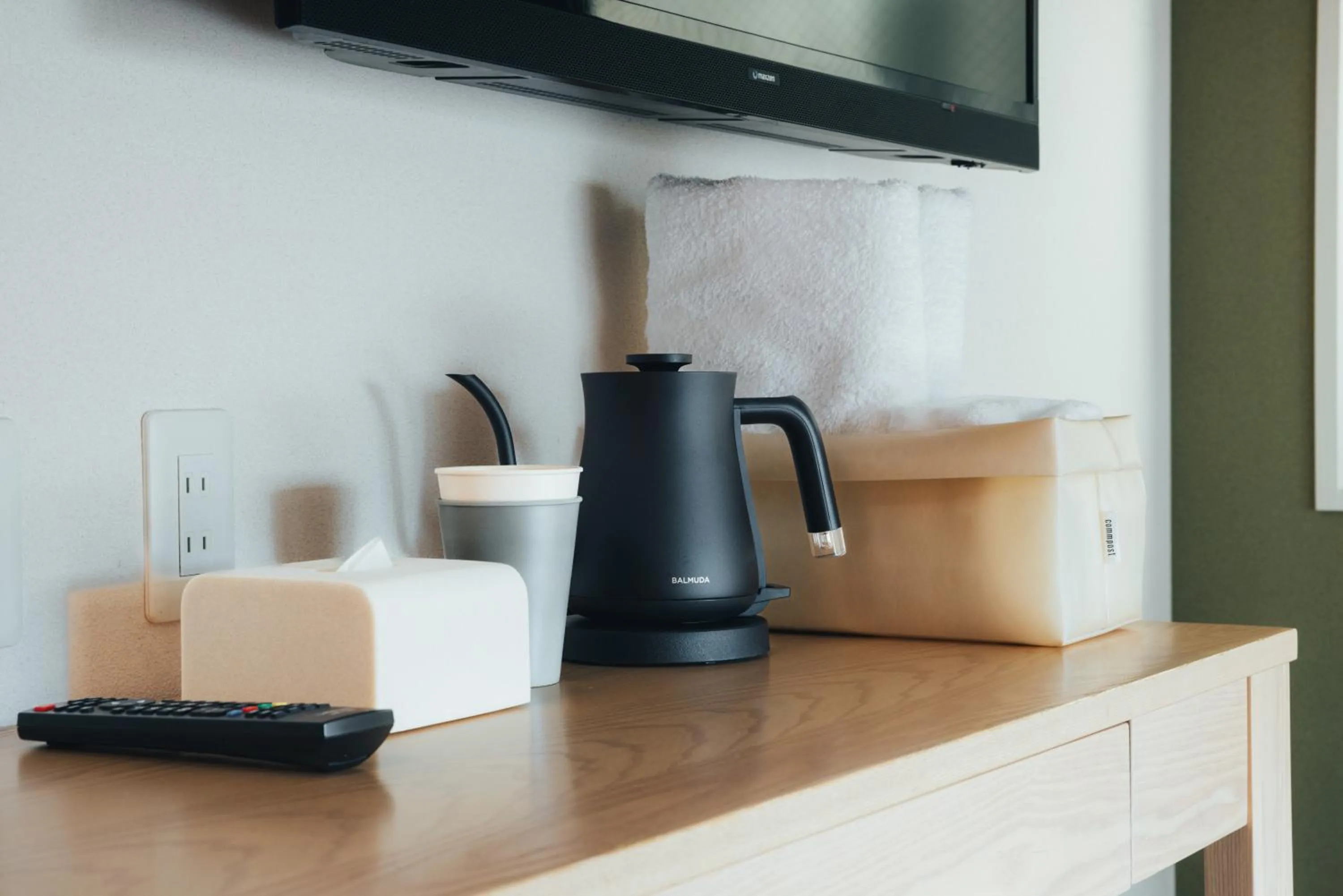 Photo of the whole room in MEANDER Osaka