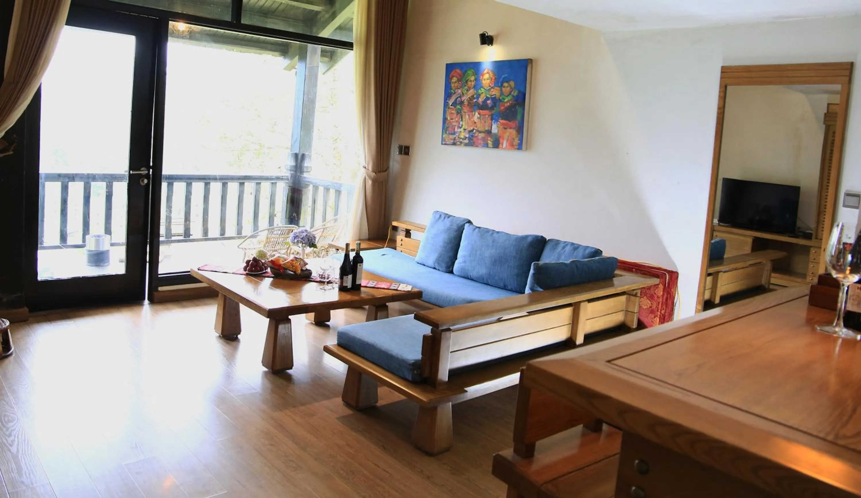 Communal lounge/ TV room in Heaven House Sapa
