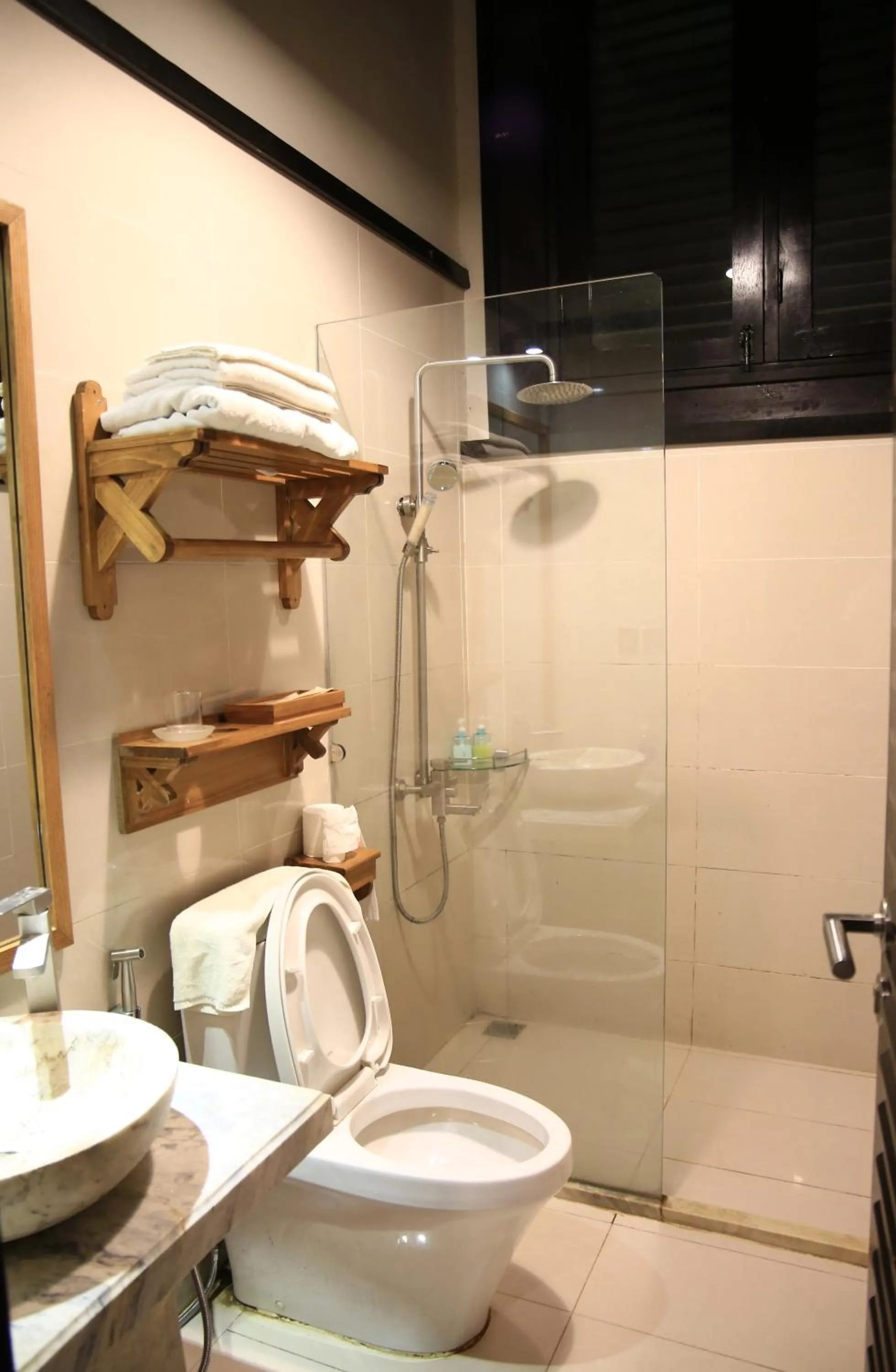 Toilet in Heaven House Sapa