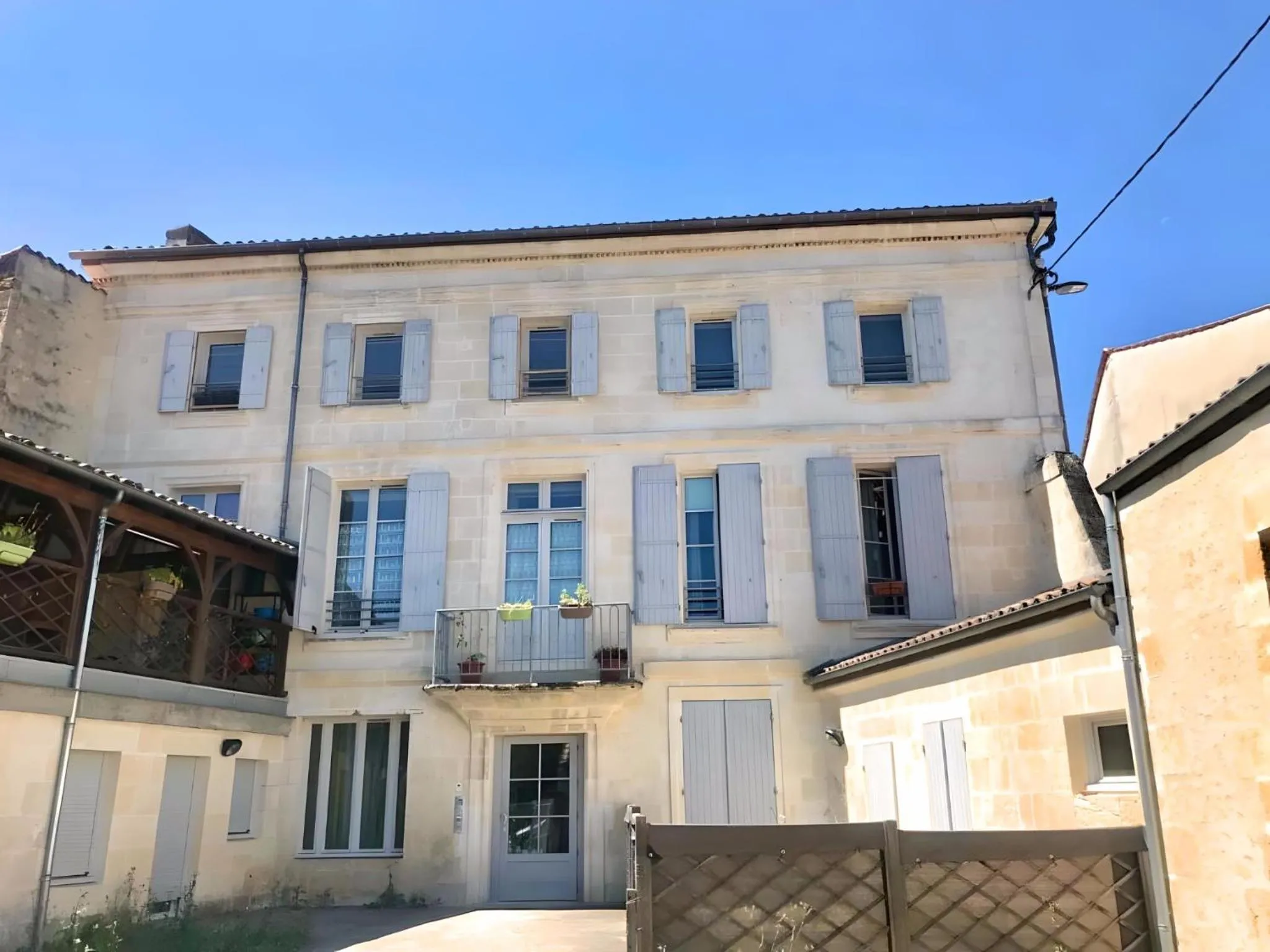 Property building in Grand T2 Neuf de Standing Centre Ville Jonzac