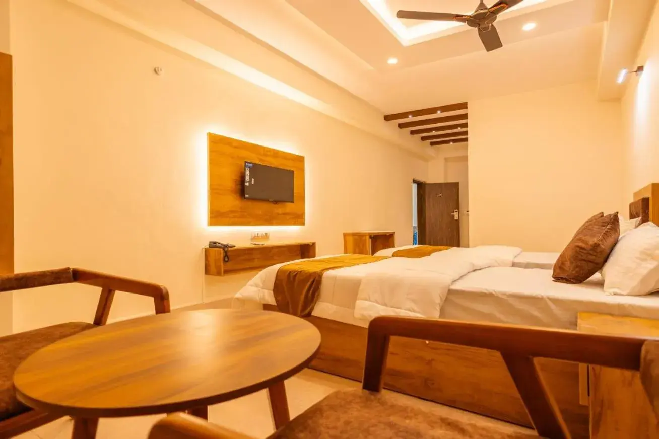 Bed in Uptown Suites Bed in Uptown Suites