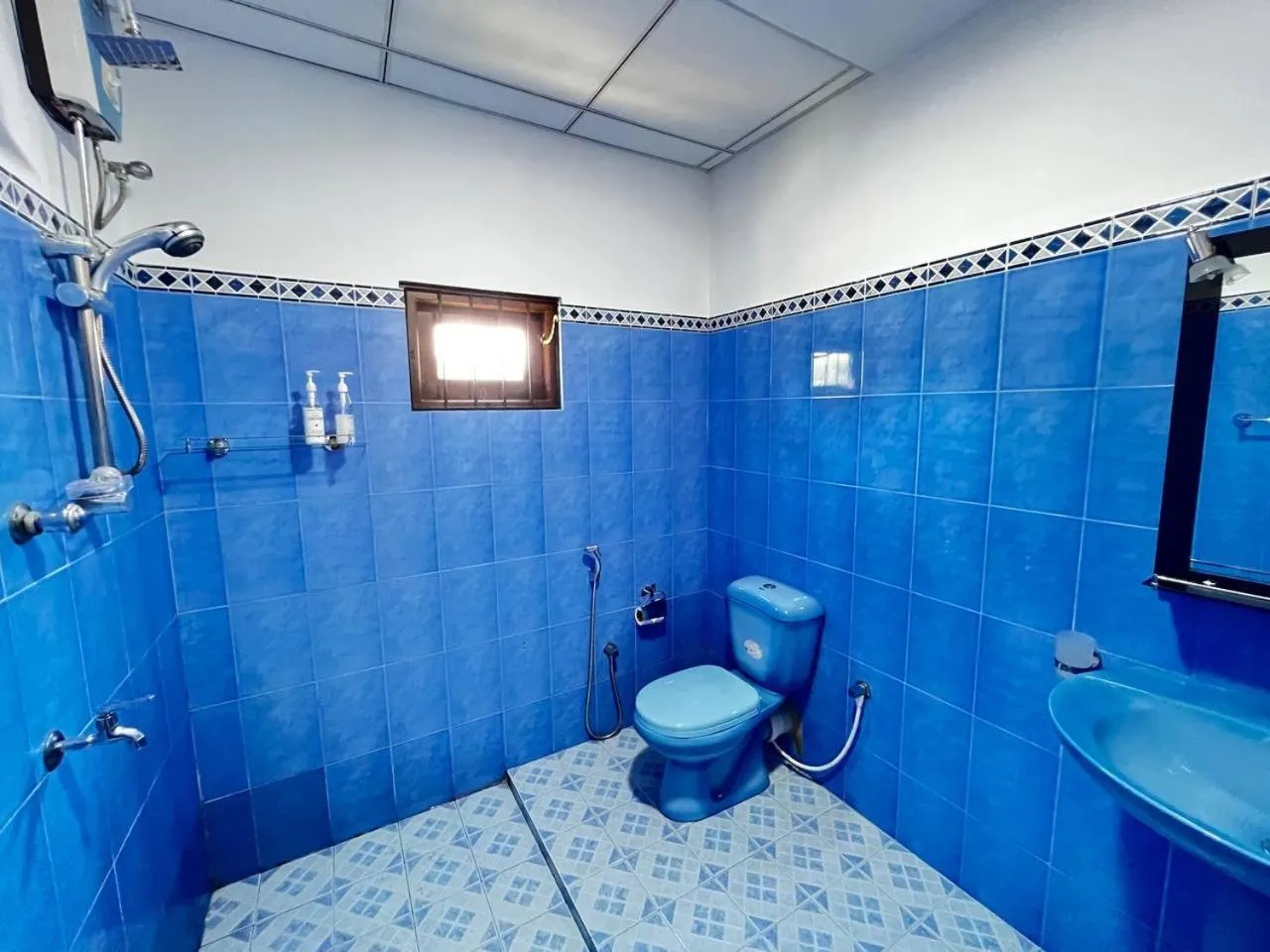 Toilet in Urban Galle Villa