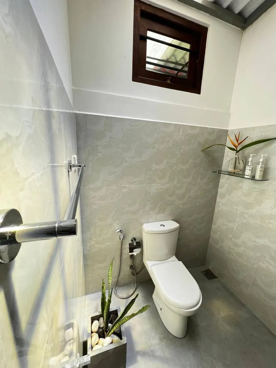 Toilet in Urban Galle Villa