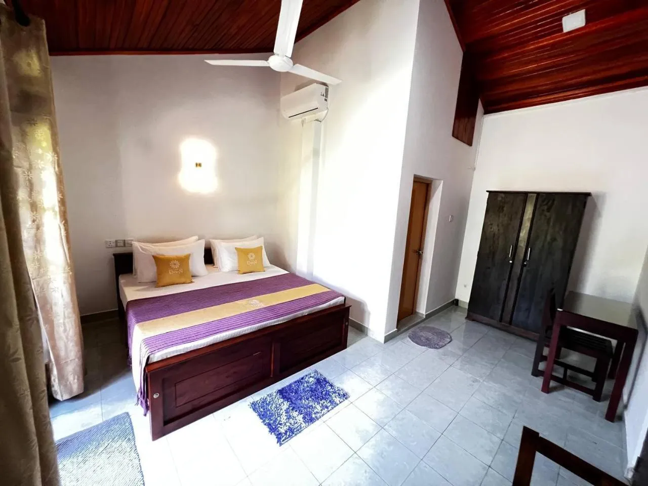 Bed in Urban Galle Villa