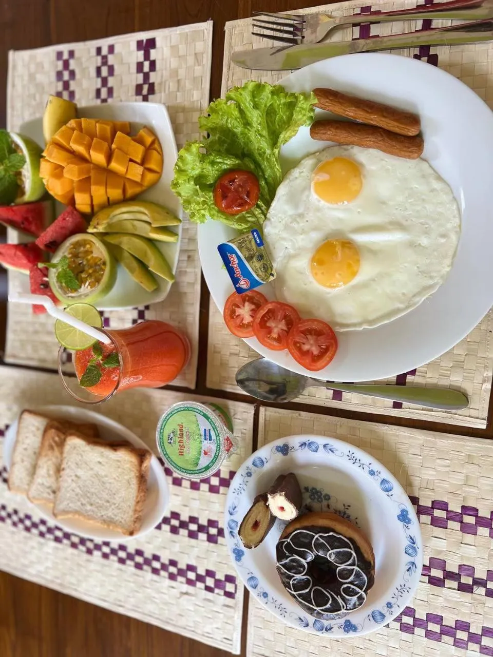 Breakfast in Urban Galle Villa