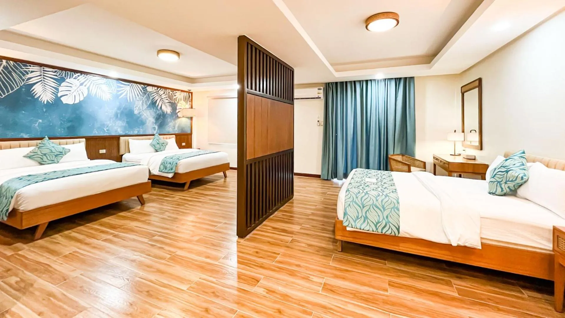 Bed in La Jolla Hotel and Beach Resort