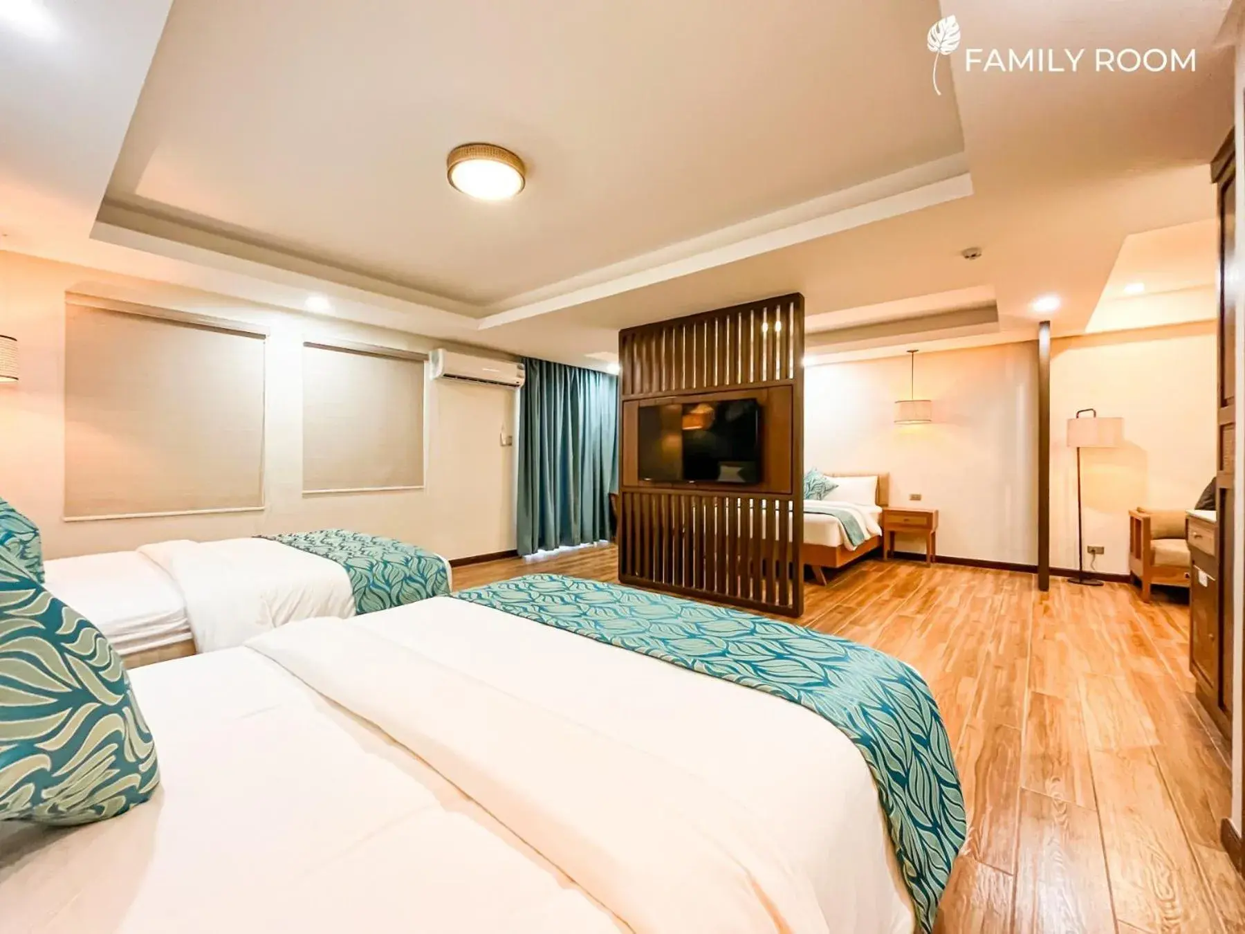 Bed in La Jolla Hotel and Beach Resort Bed in La Jolla Hotel and Beach Resort