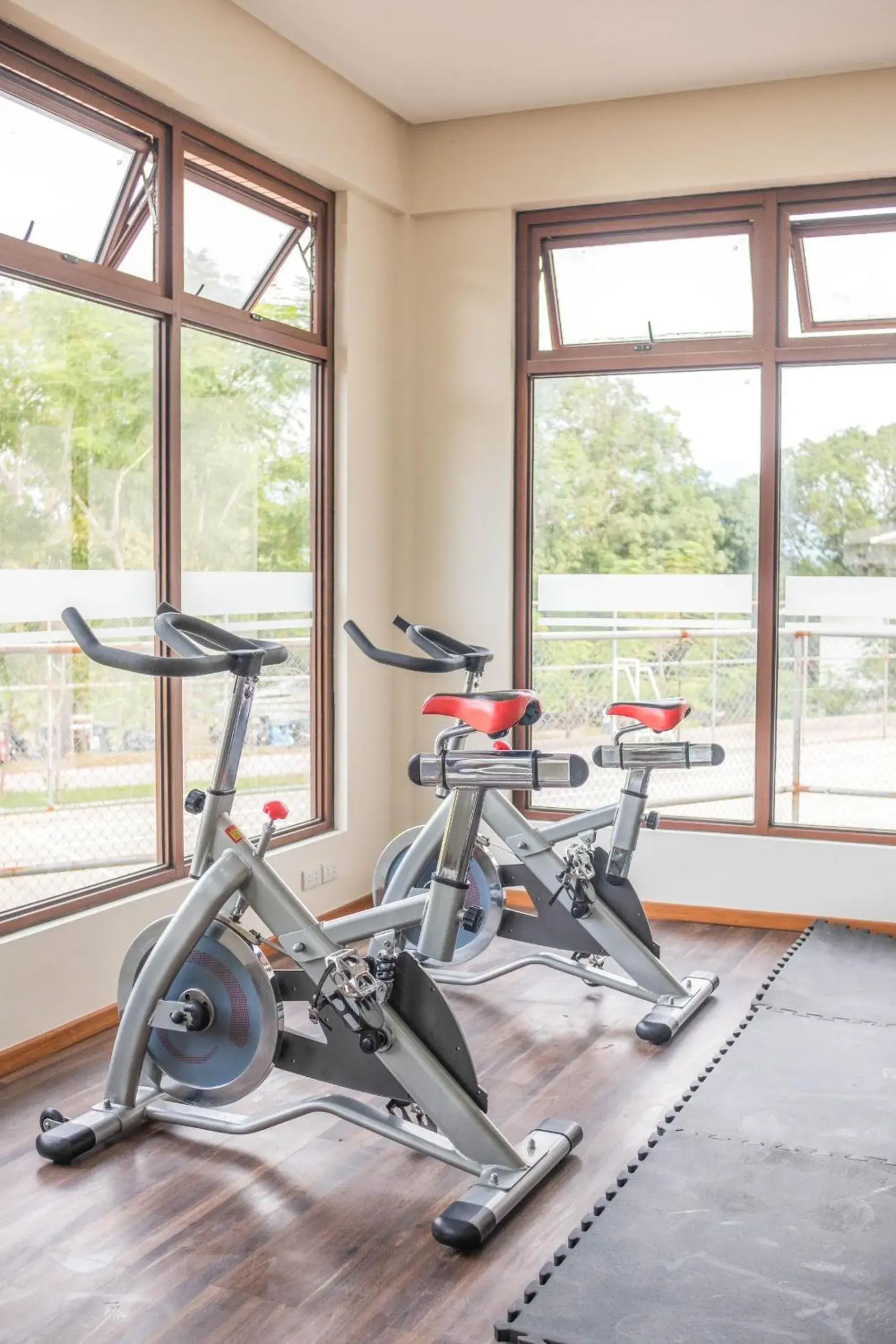 Fitness centre/facilities in La Jolla Hotel and Beach Resort Fitness centre/facilities in La Jolla Hotel and Beach Resort