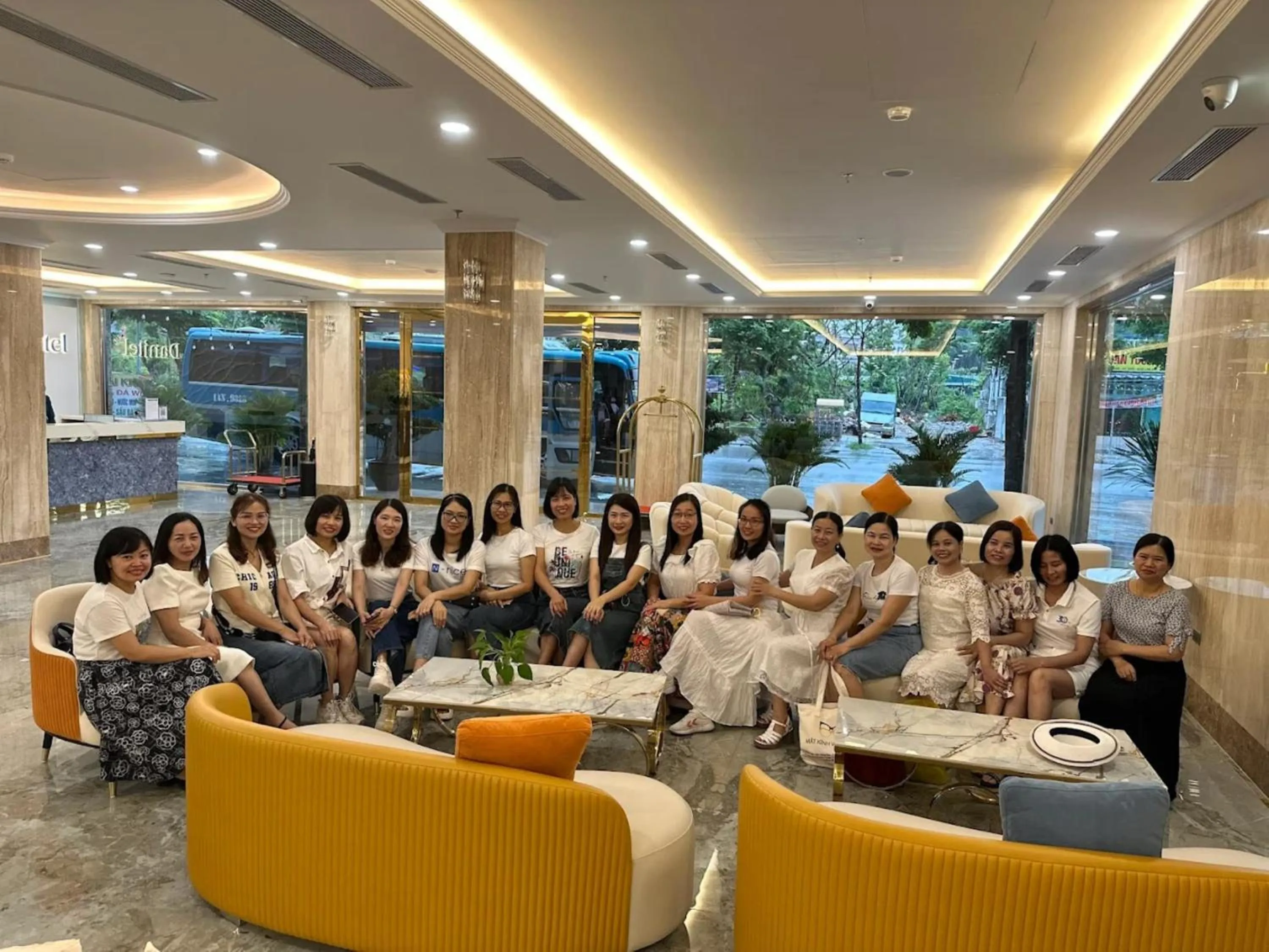 Seating area in Danitel Halong