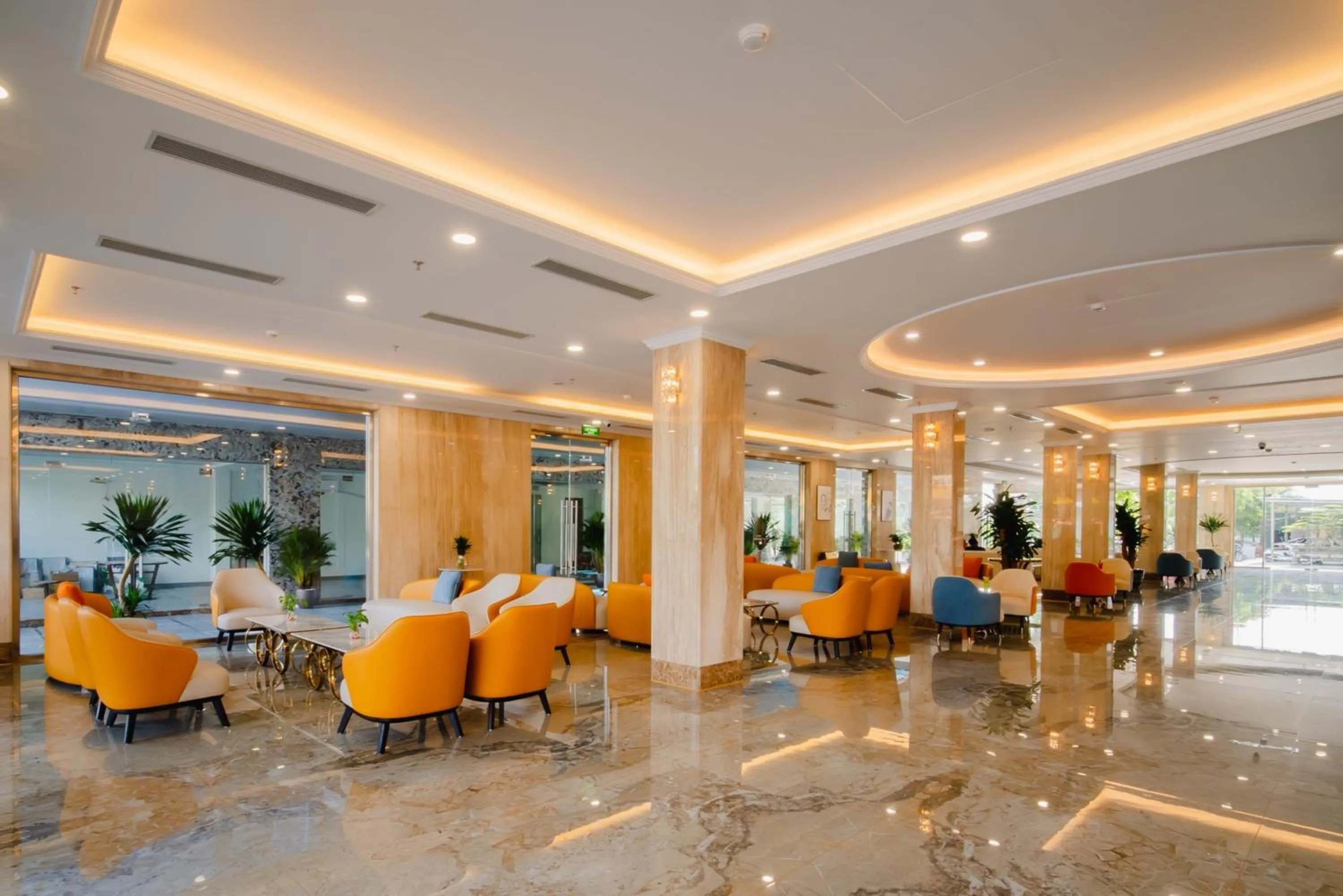 Restaurant/places to eat in Danitel Halong