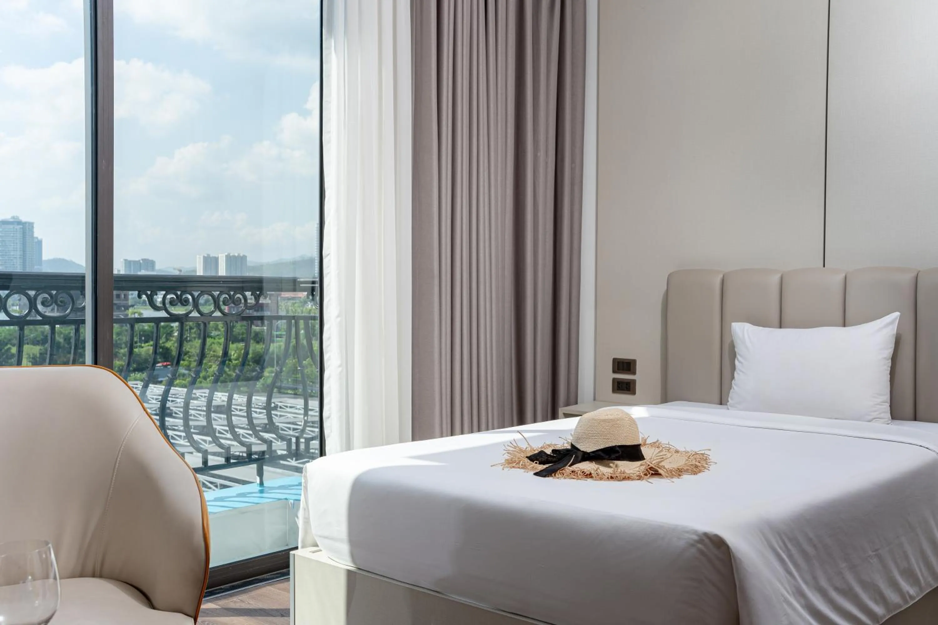 Bedroom, Bed in Danitel Halong