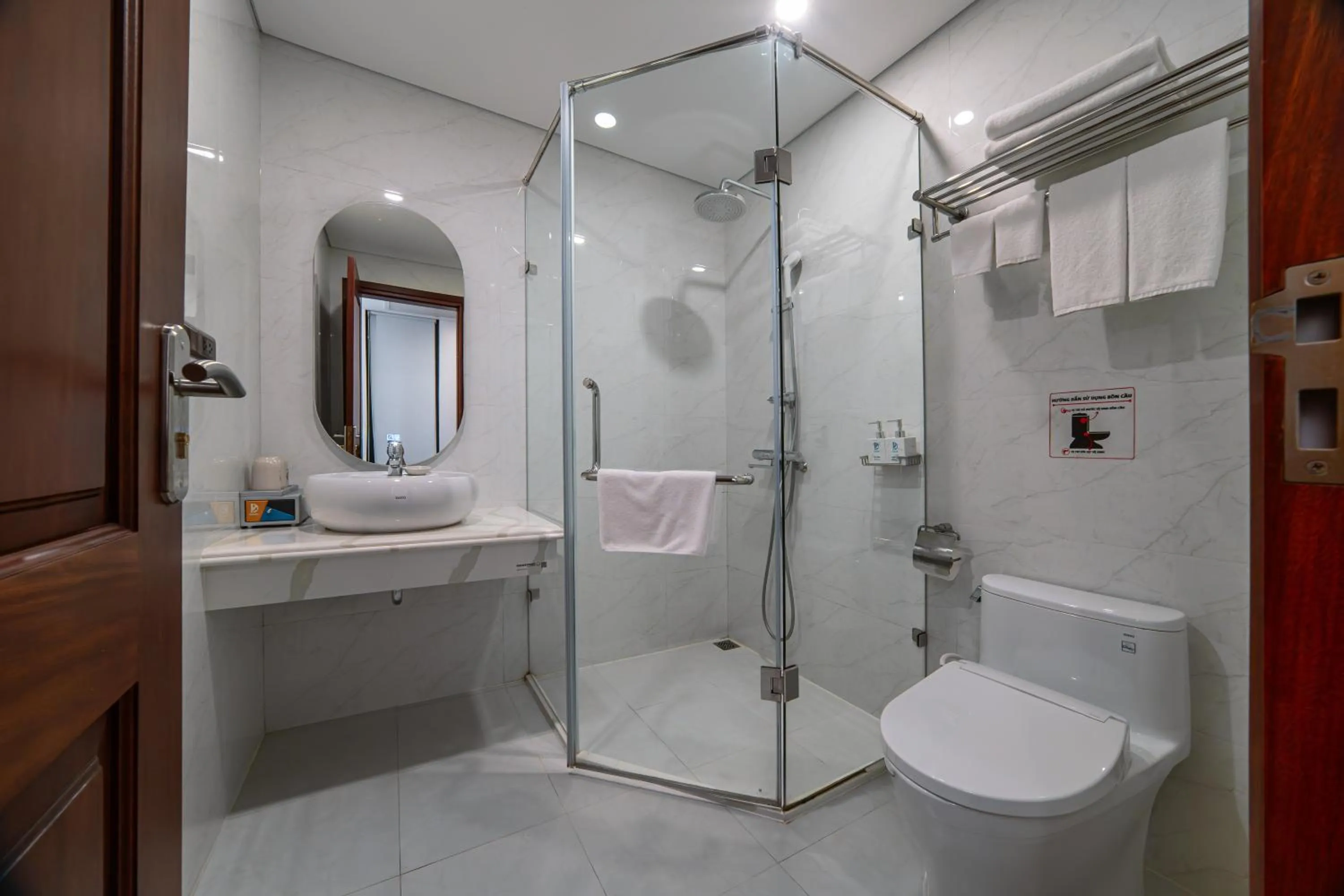 Bathroom in Danitel Halong