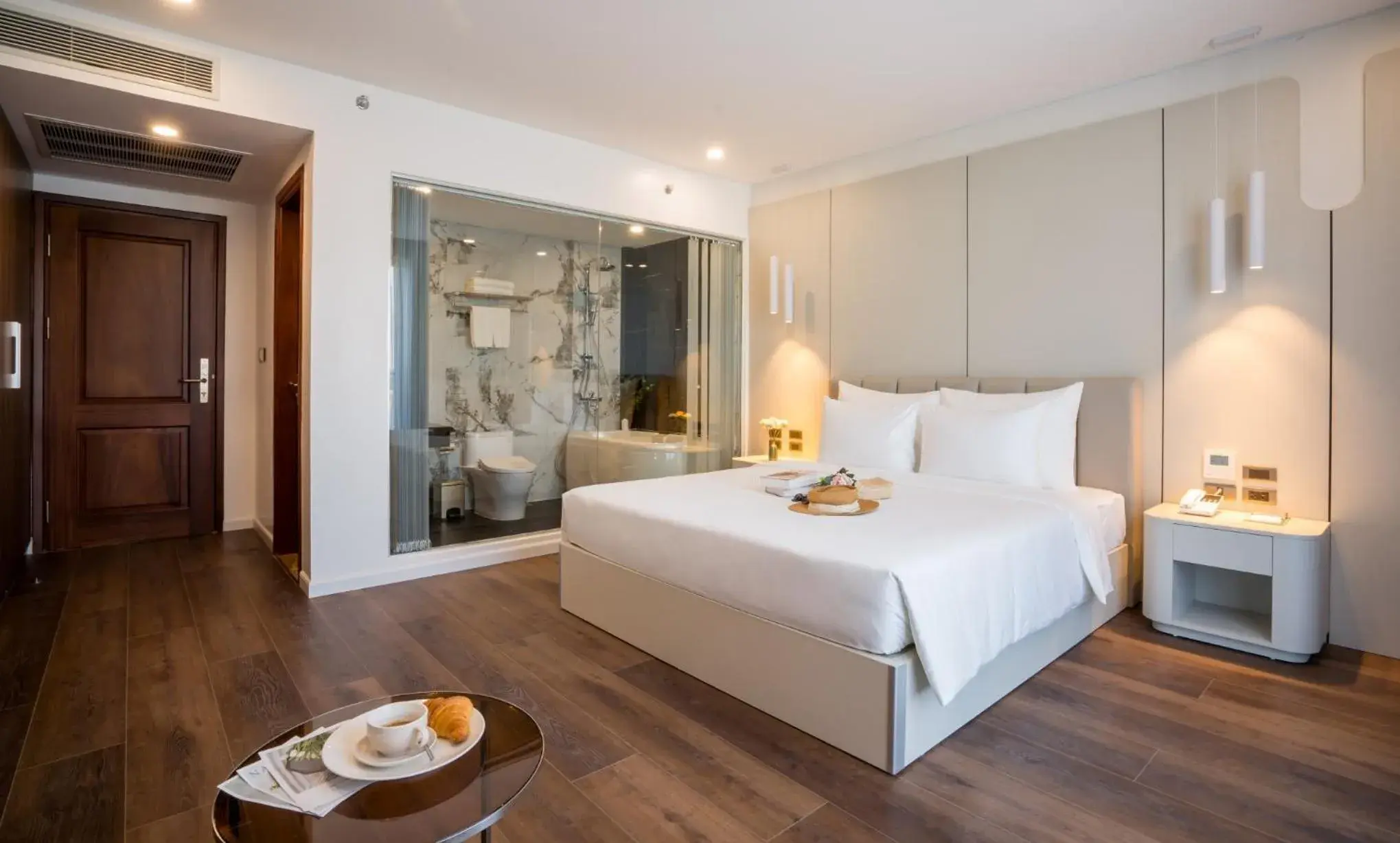 Deluxe Double Room with Balcony in Danitel Halong Deluxe Double Room with Balcony in Danitel Halong