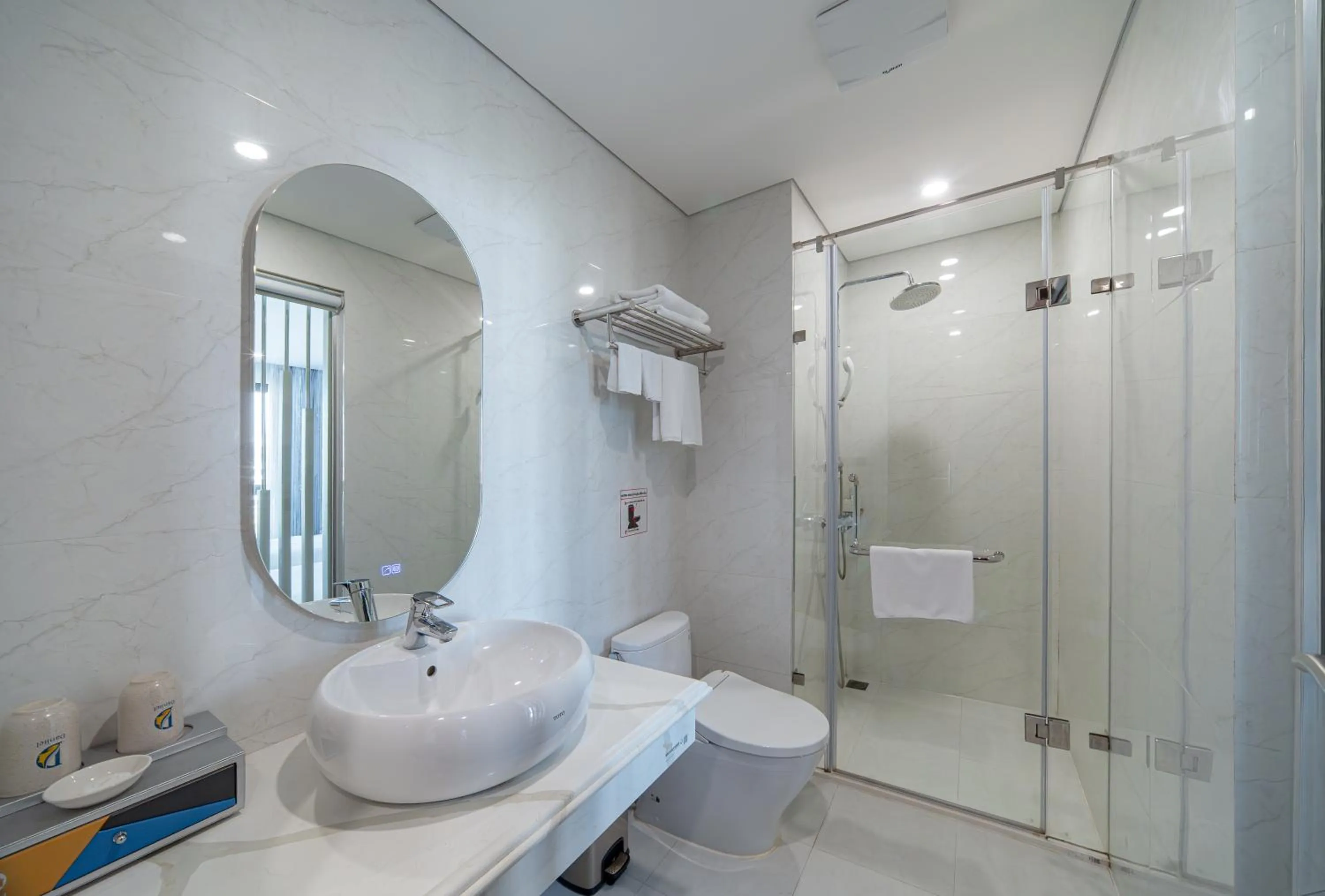 Bathroom in Danitel Halong