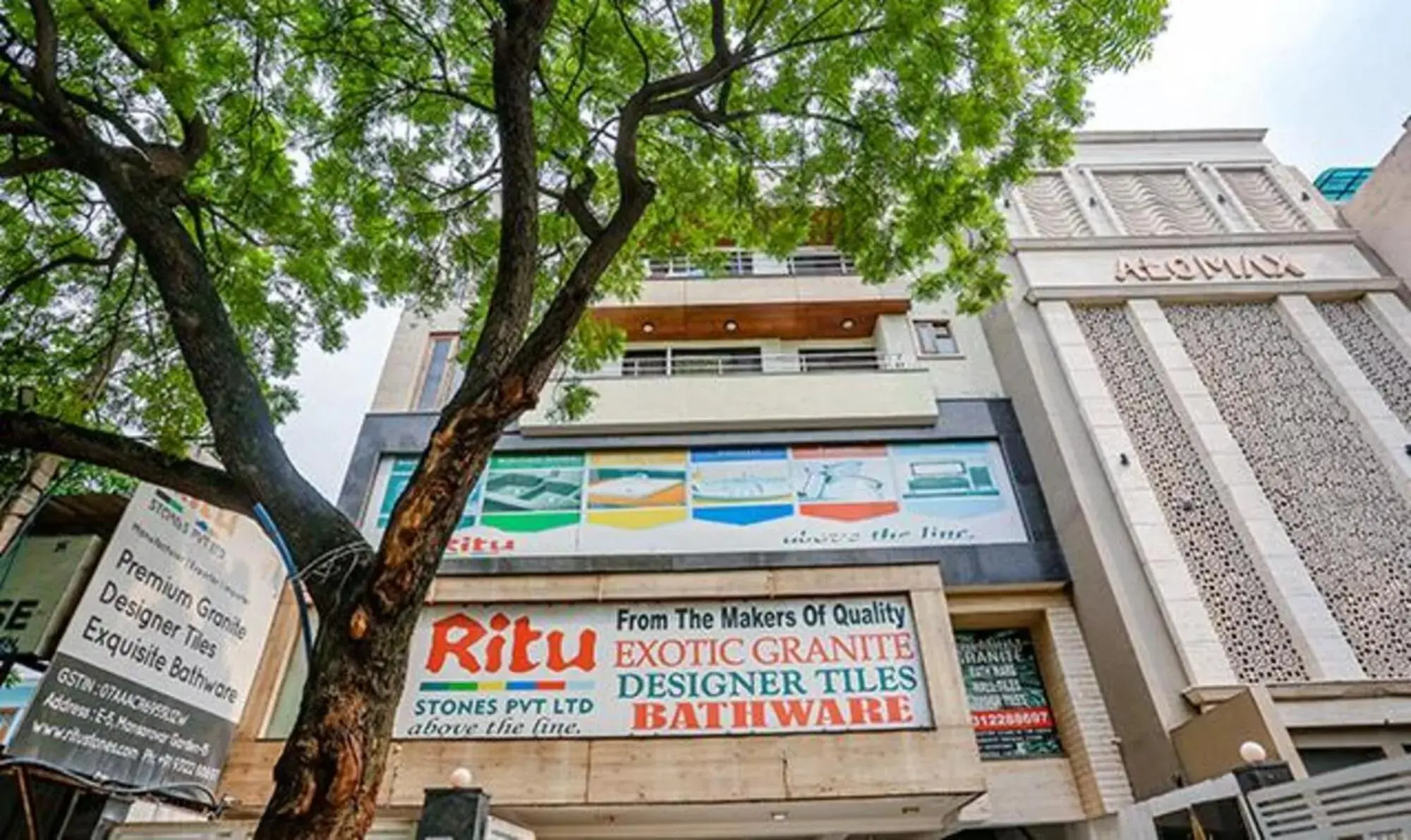 Property building in FabExpress RG Stay Property building in FabExpress RG Stay