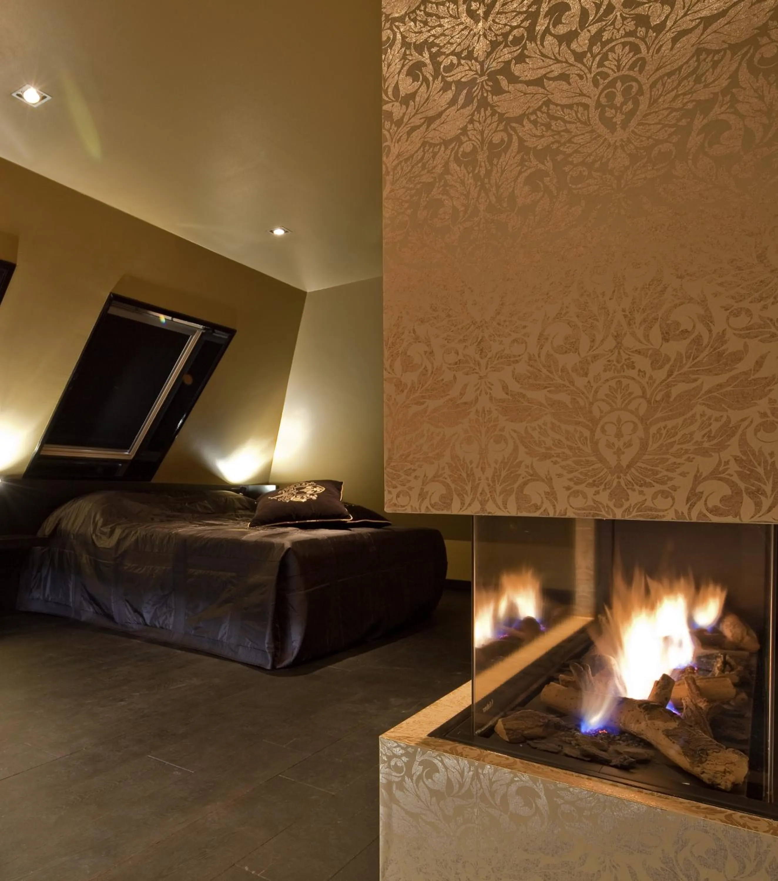 Living room, Bed in Van der Valk Hotel Assen