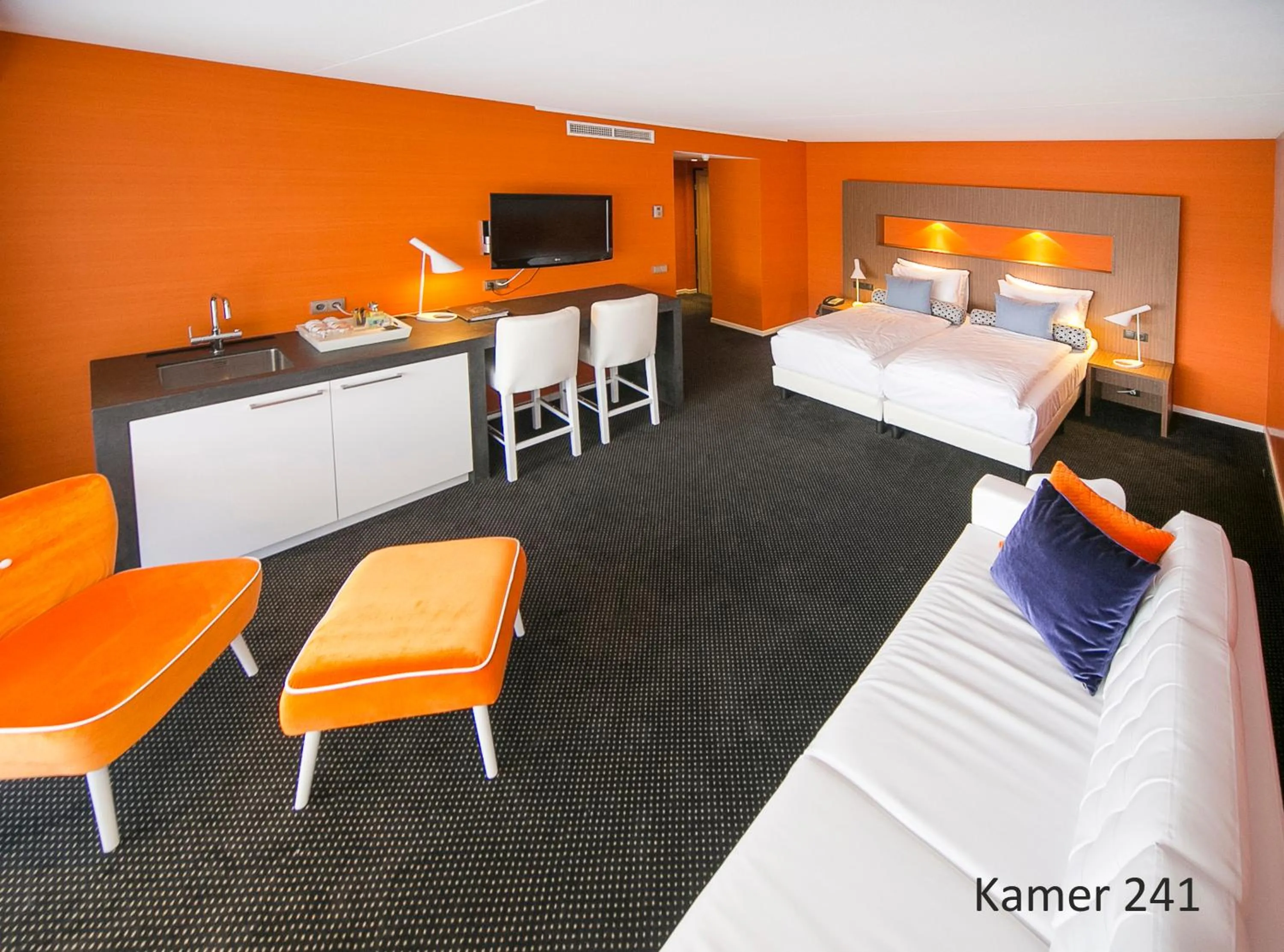 Photo of the whole room, Bed in Van der Valk Hotel Assen