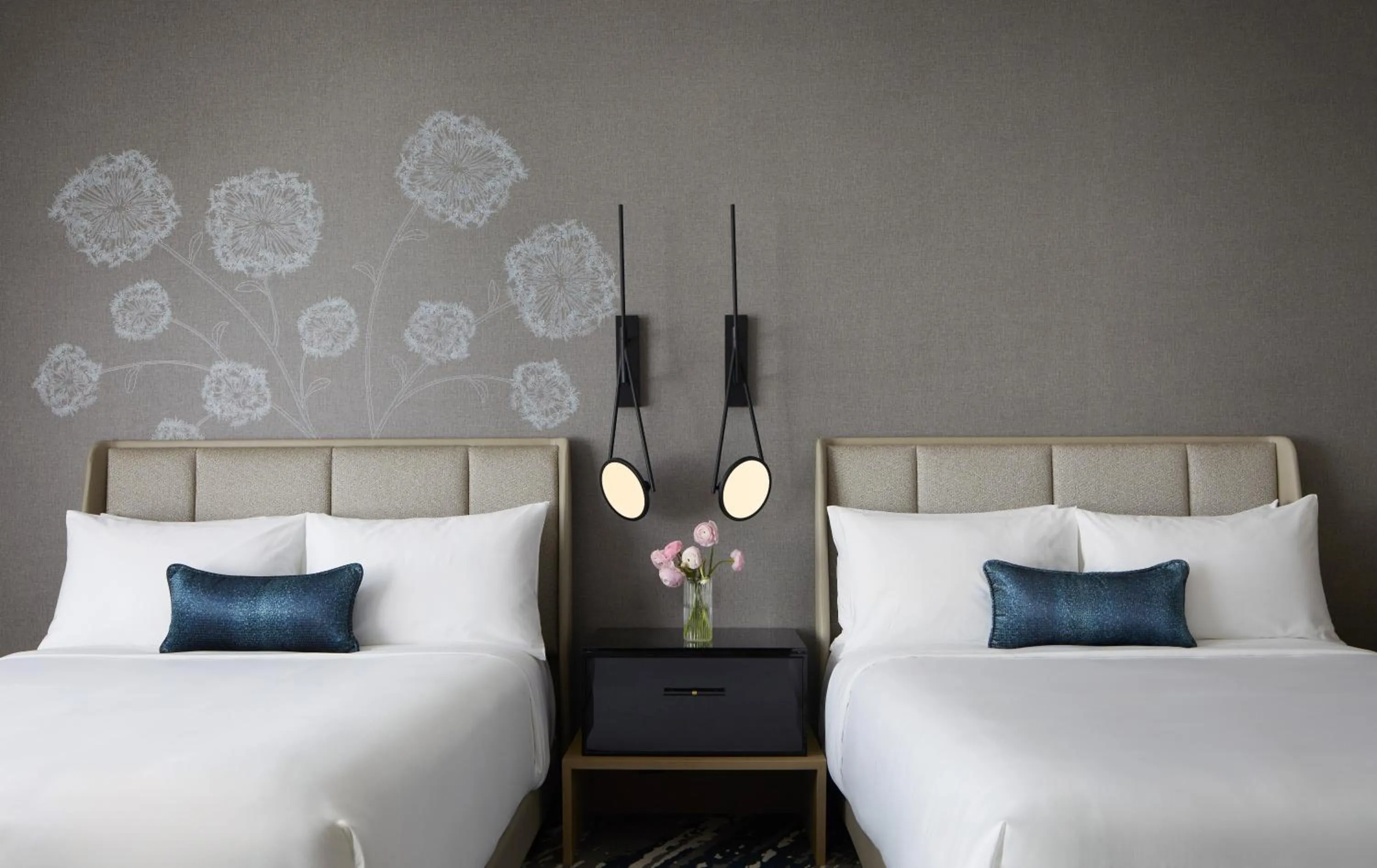 Bed in InterContinental Seattle Bellevue, by IHG