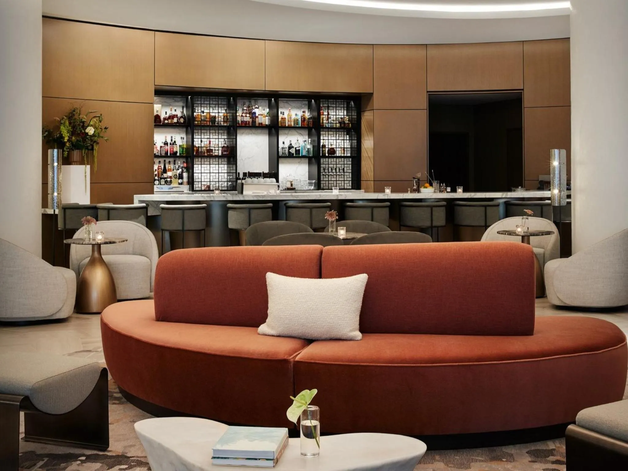 Lounge or bar in InterContinental Seattle Bellevue, by IHG