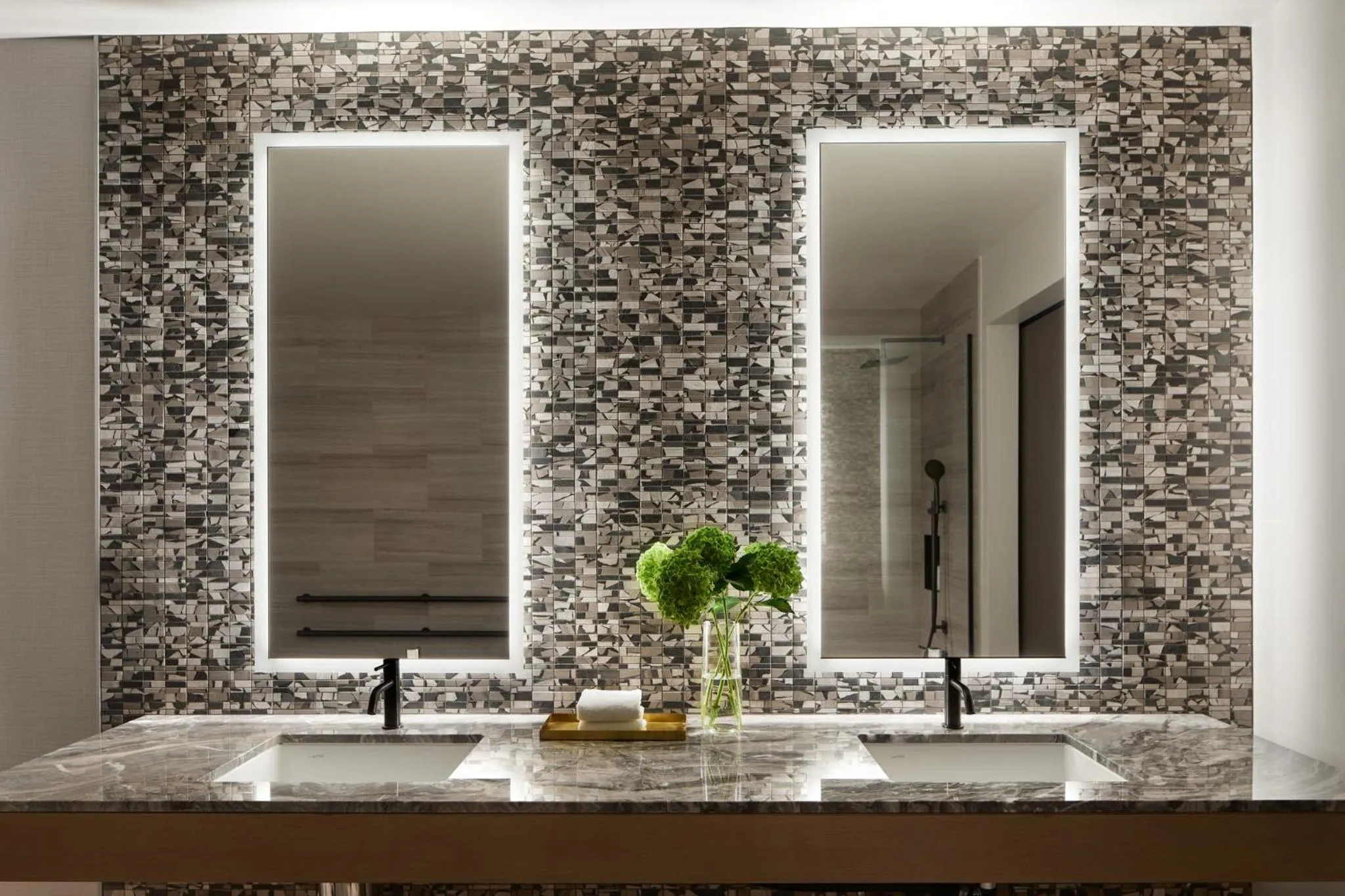 Photo of the whole room in InterContinental Seattle Bellevue, by IHG