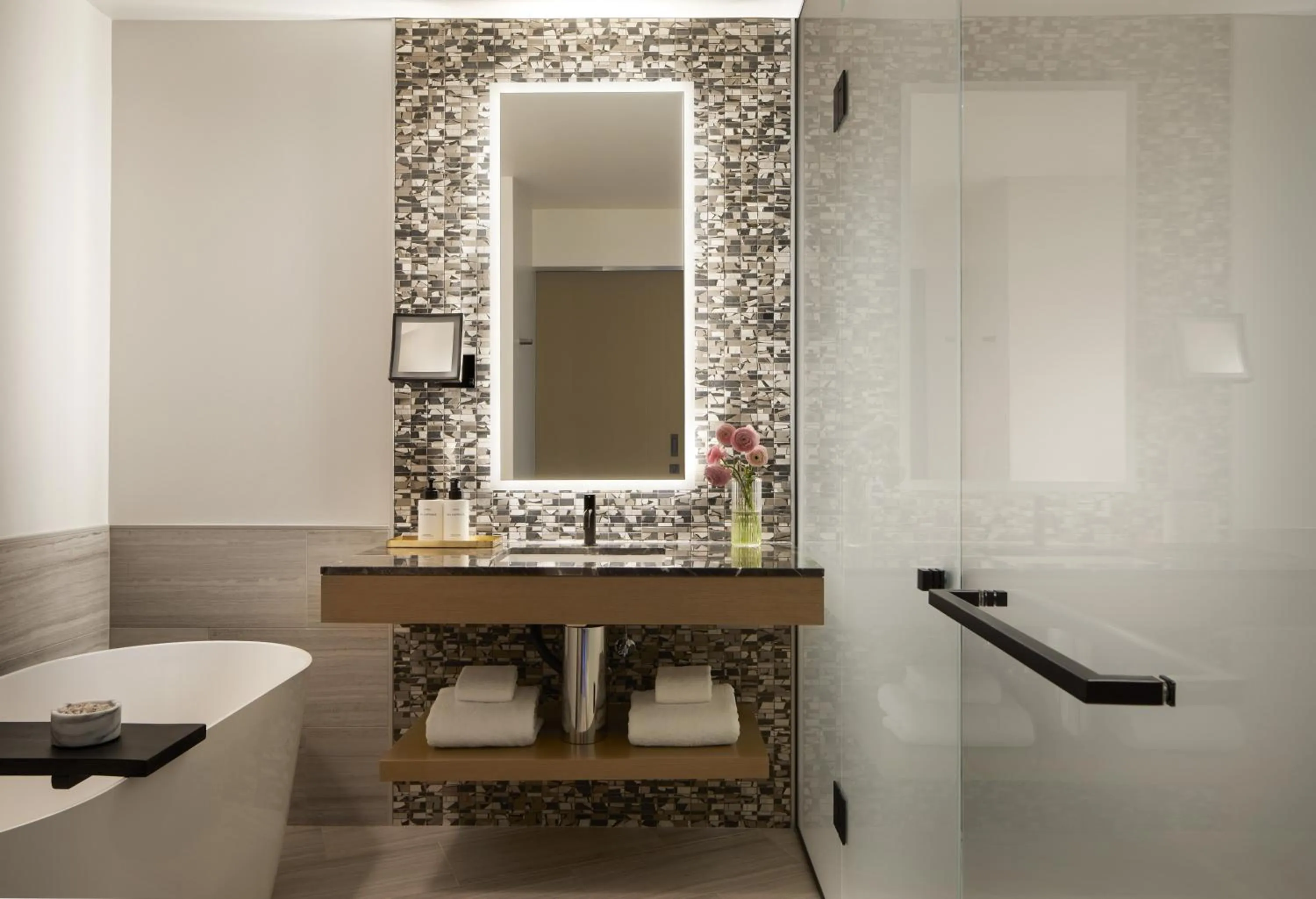 Bathroom in InterContinental Seattle Bellevue, by IHG