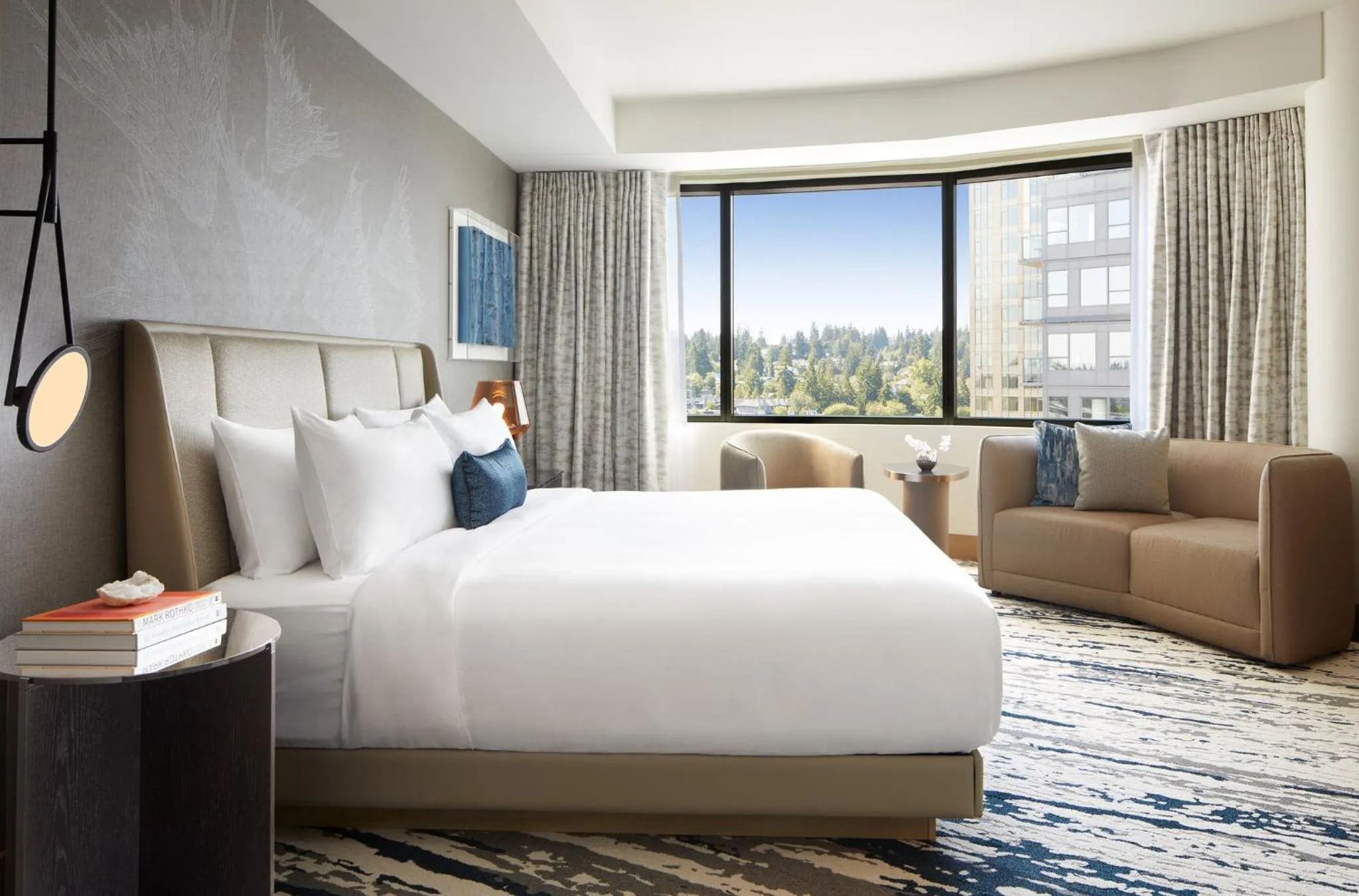 Photo of the whole room, Bed in InterContinental Seattle Bellevue, by IHG