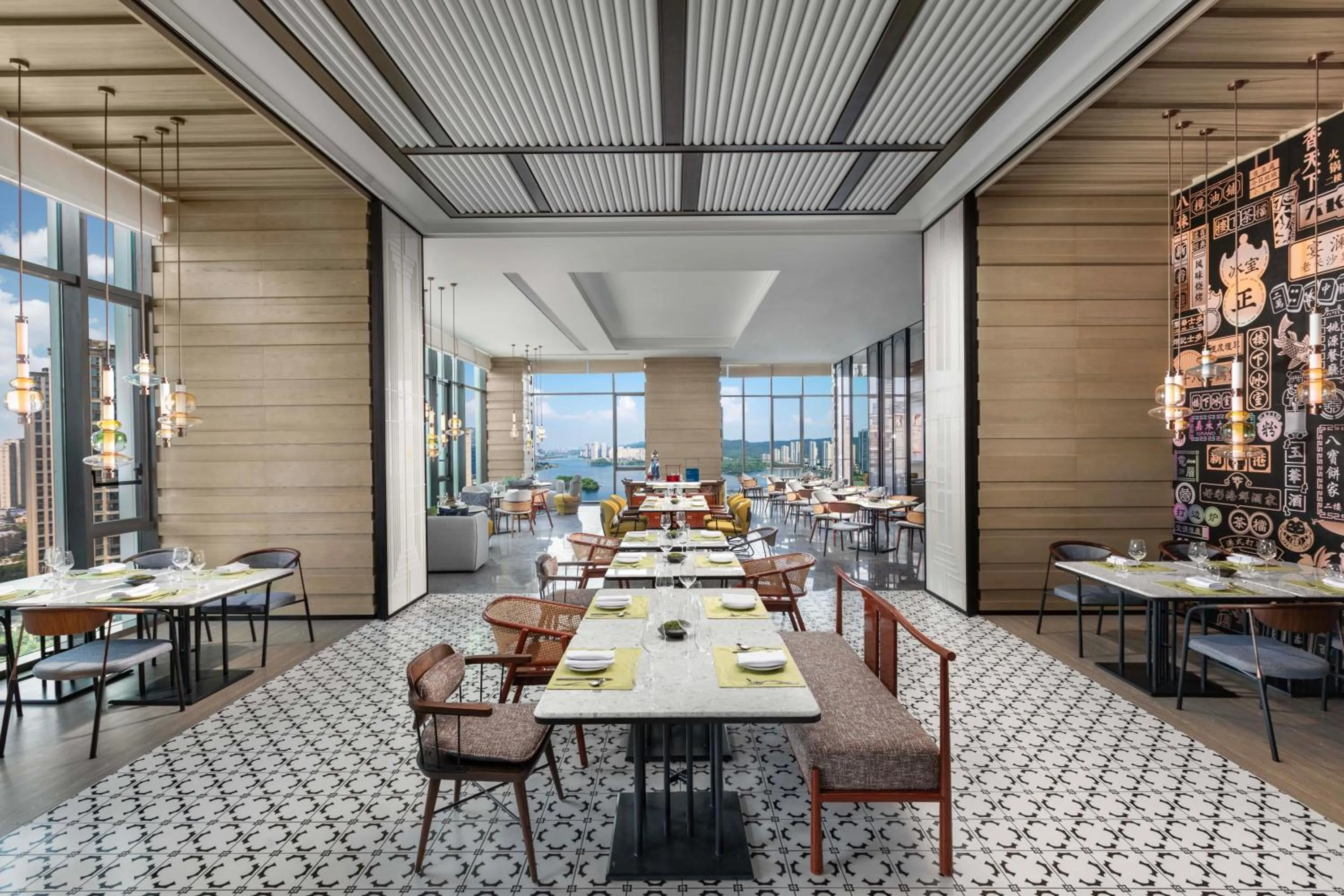 Restaurant/places to eat in Hotel Indigo Changsha Meixi Lake