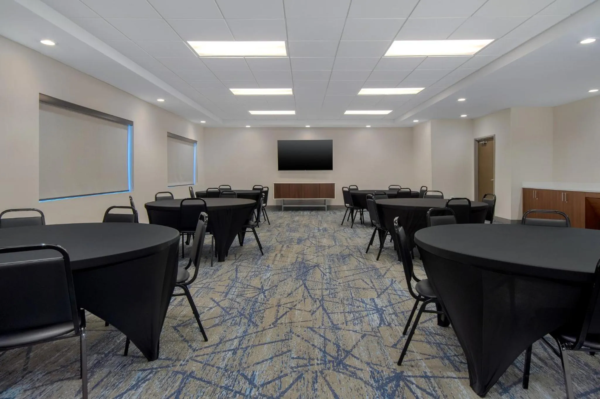 Meeting/conference room in Holiday Inn Express & Suites Oscoda by IHG