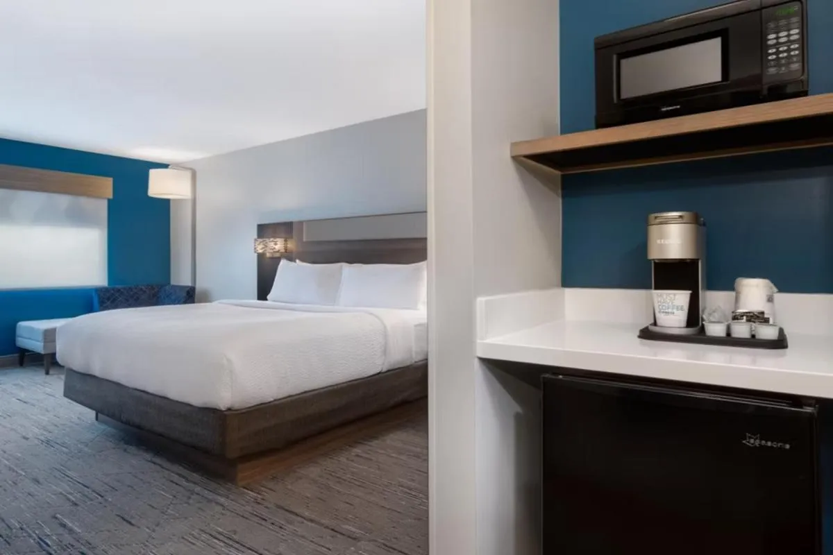 Bed in Holiday Inn Express & Suites Oscoda by IHG