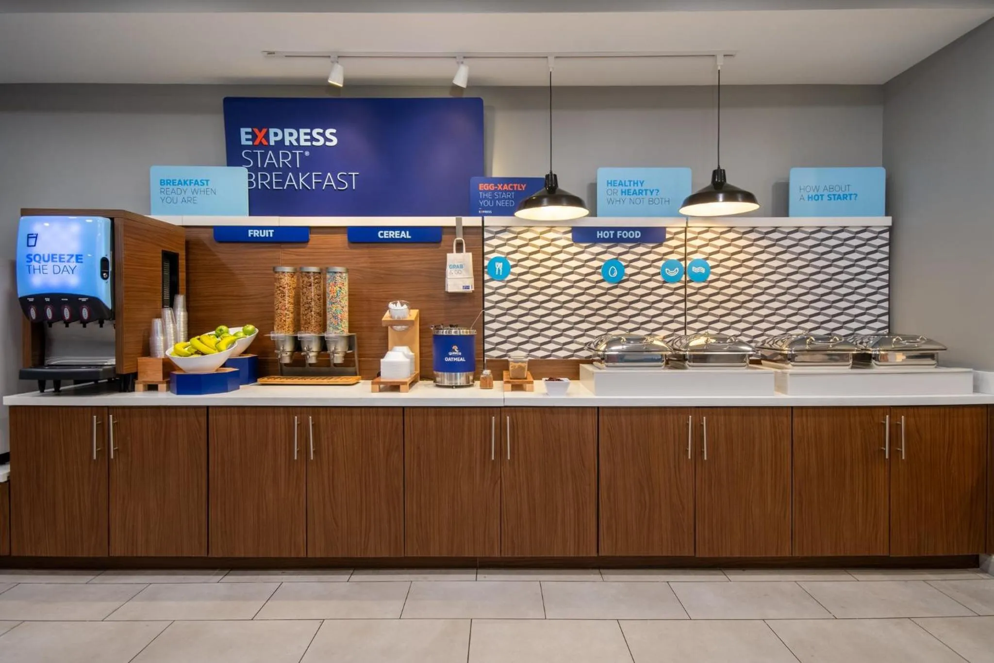 Breakfast in Holiday Inn Express & Suites Muskegon - Grand Haven by IHG