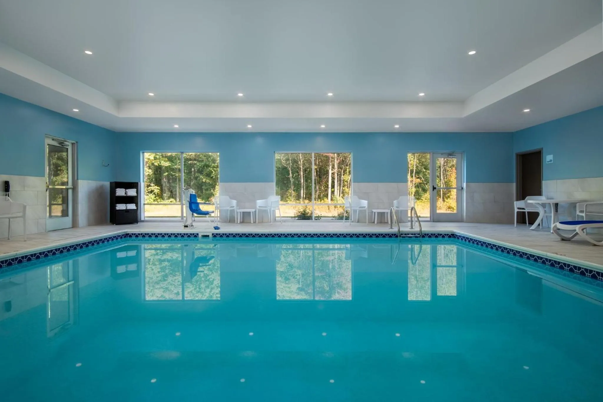 Swimming pool in Holiday Inn Express & Suites Muskegon - Grand Haven by IHG