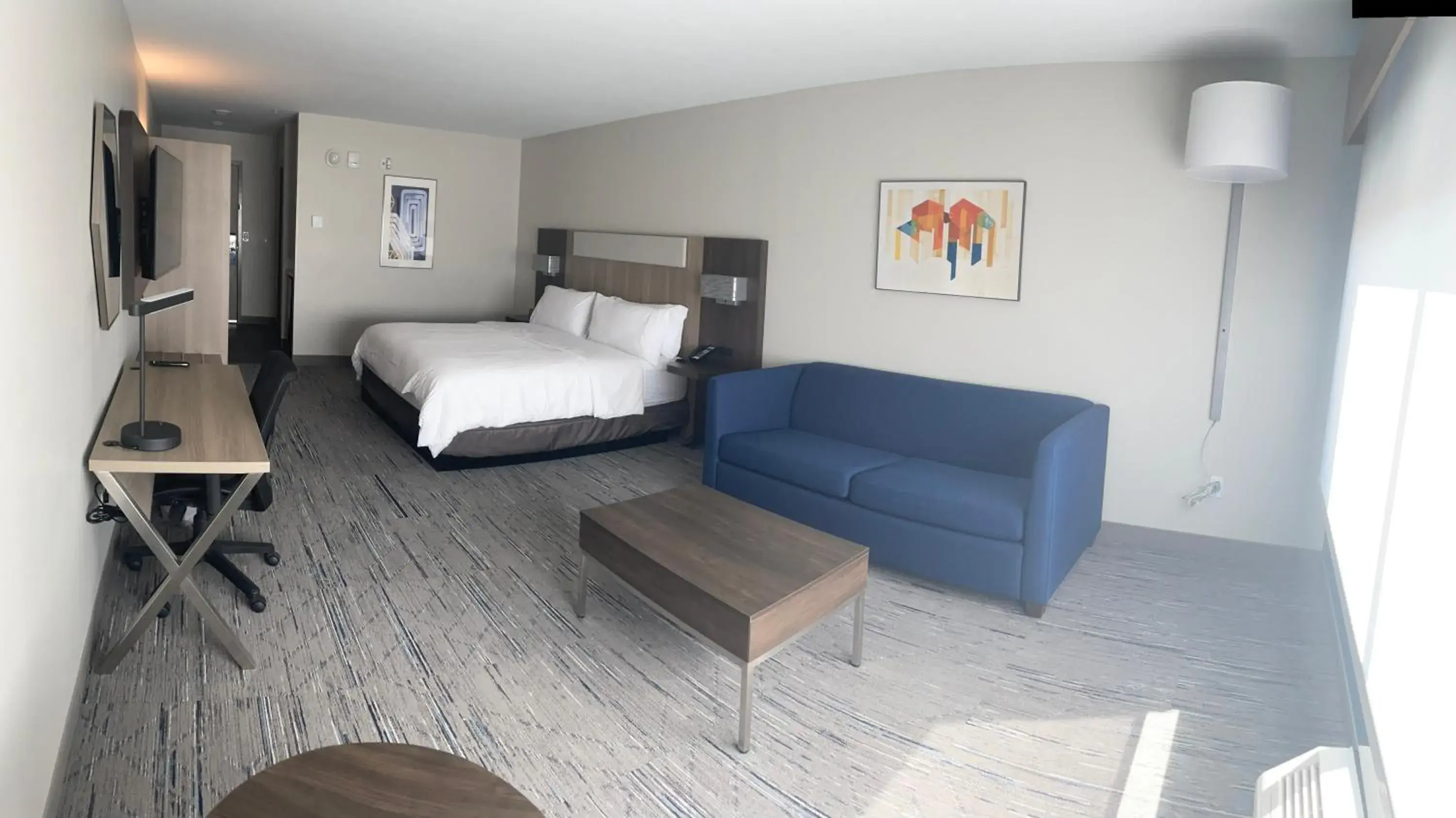 Bedroom, Bed in Holiday Inn Express & Suites Muskegon, an IHG Hotel