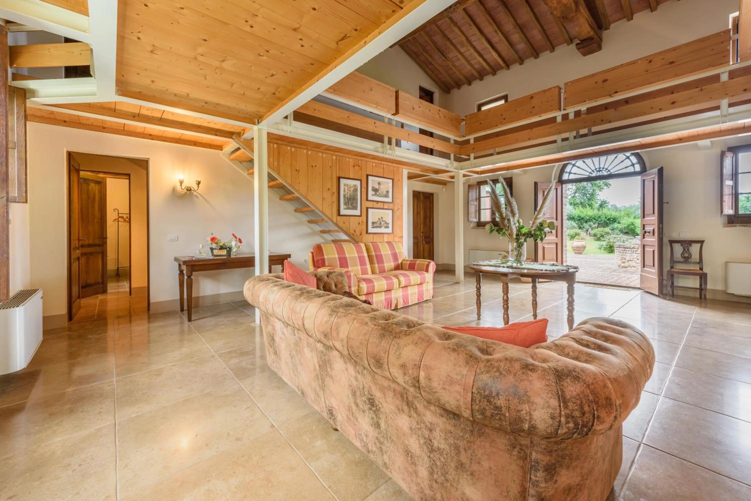 Living room in Villa Boschetto by Mmega