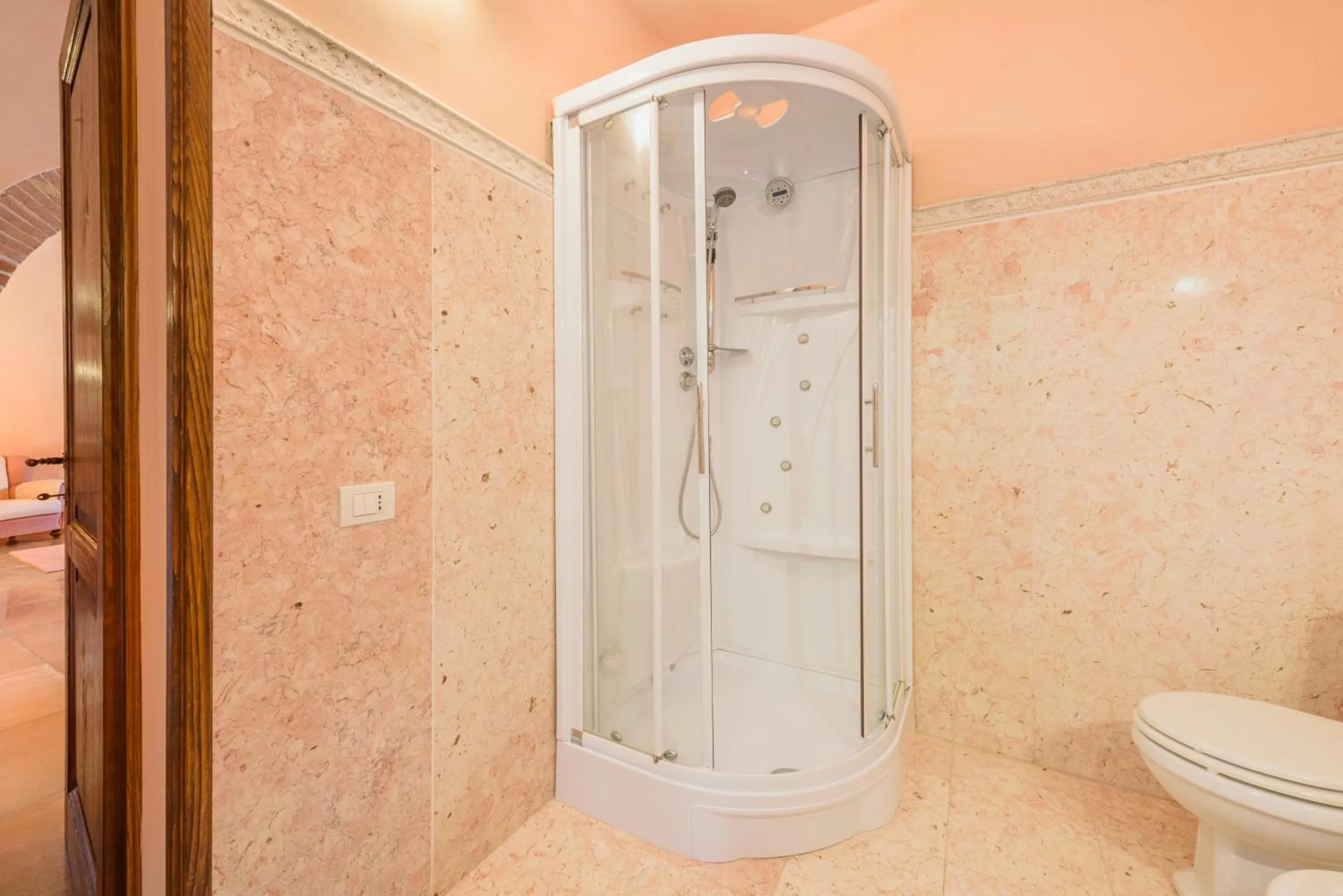 Bathroom in Villa Boschetto by Mmega